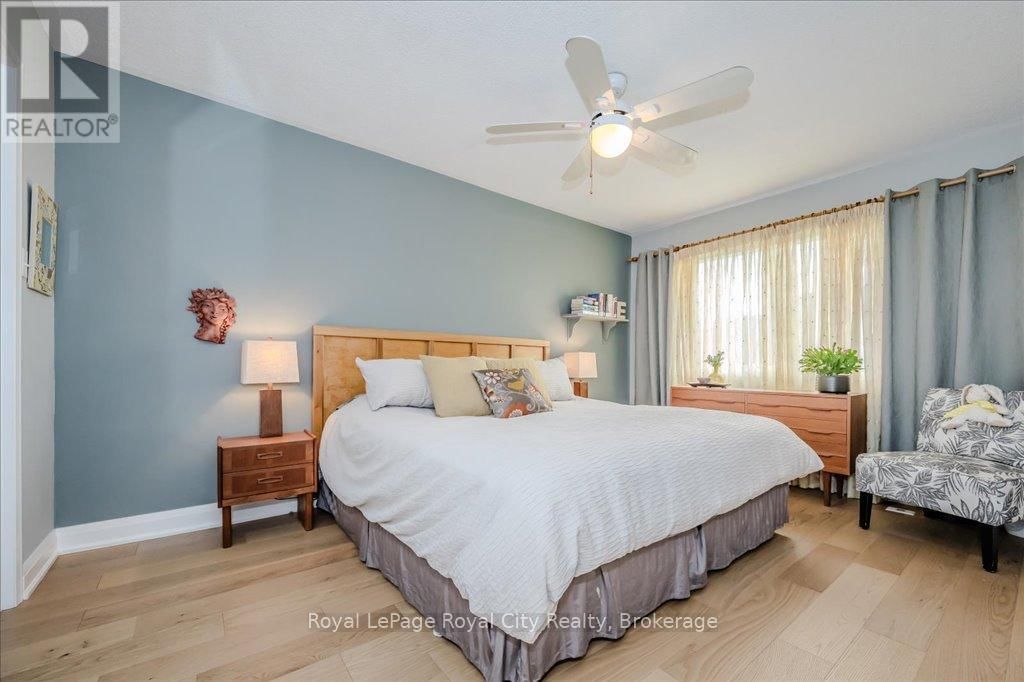 816 VILLAGE GREEN BOULEVARD Image 14