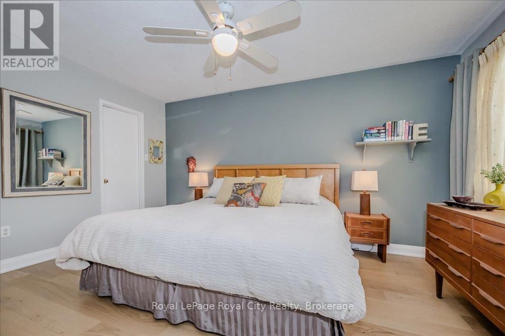 816 VILLAGE GREEN BOULEVARD Image 15