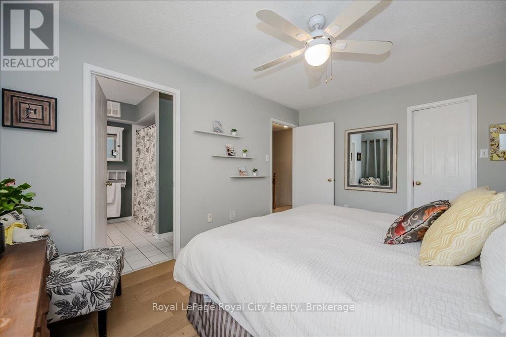816 VILLAGE GREEN BOULEVARD Image 16