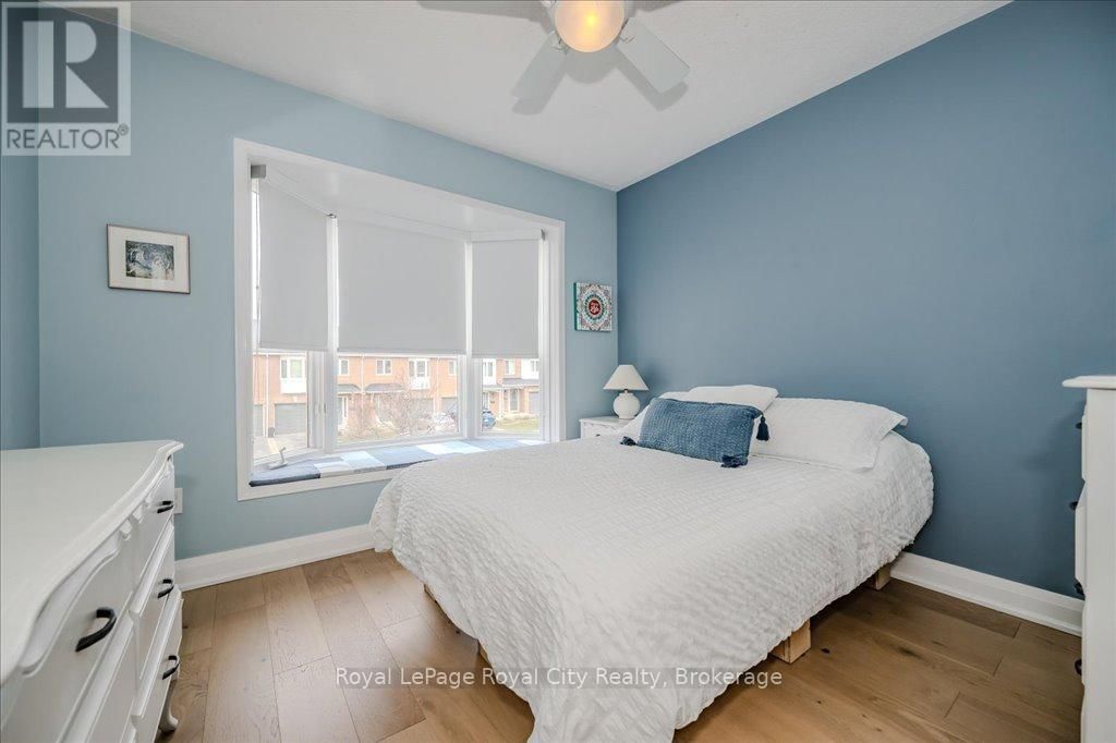 816 VILLAGE GREEN BOULEVARD Image 19
