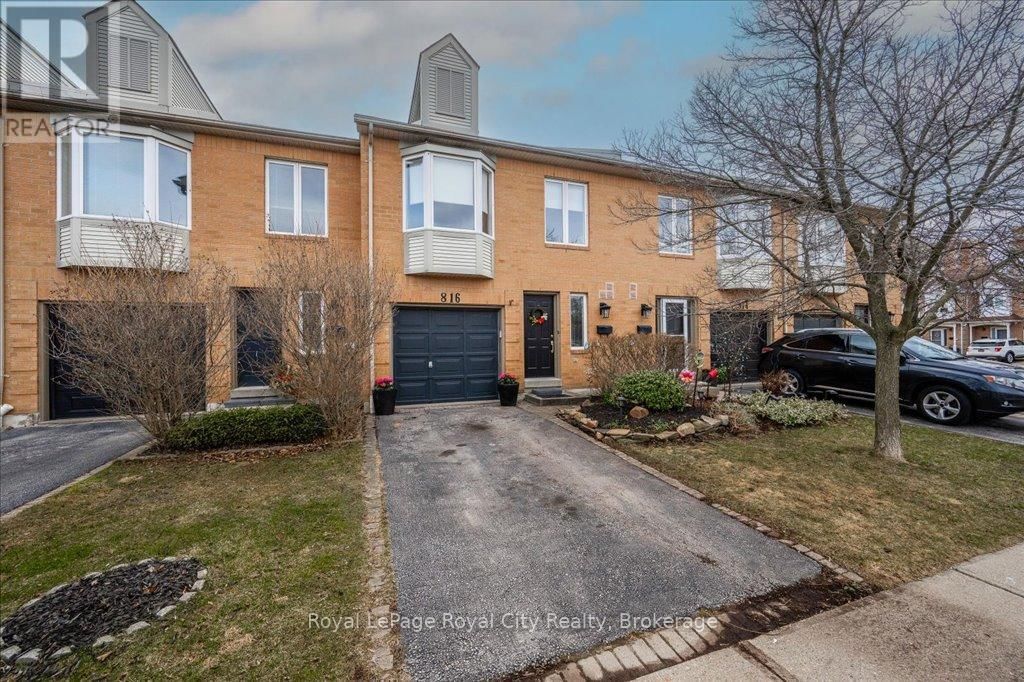 816 VILLAGE GREEN BOULEVARD Image 2