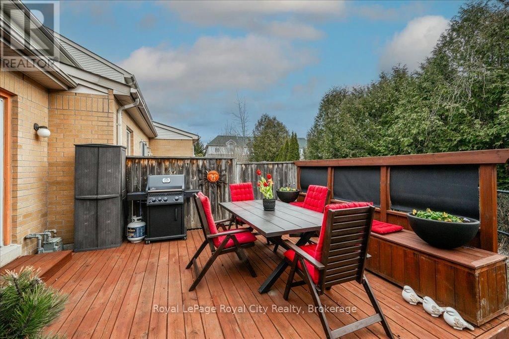 816 VILLAGE GREEN BOULEVARD Image 28