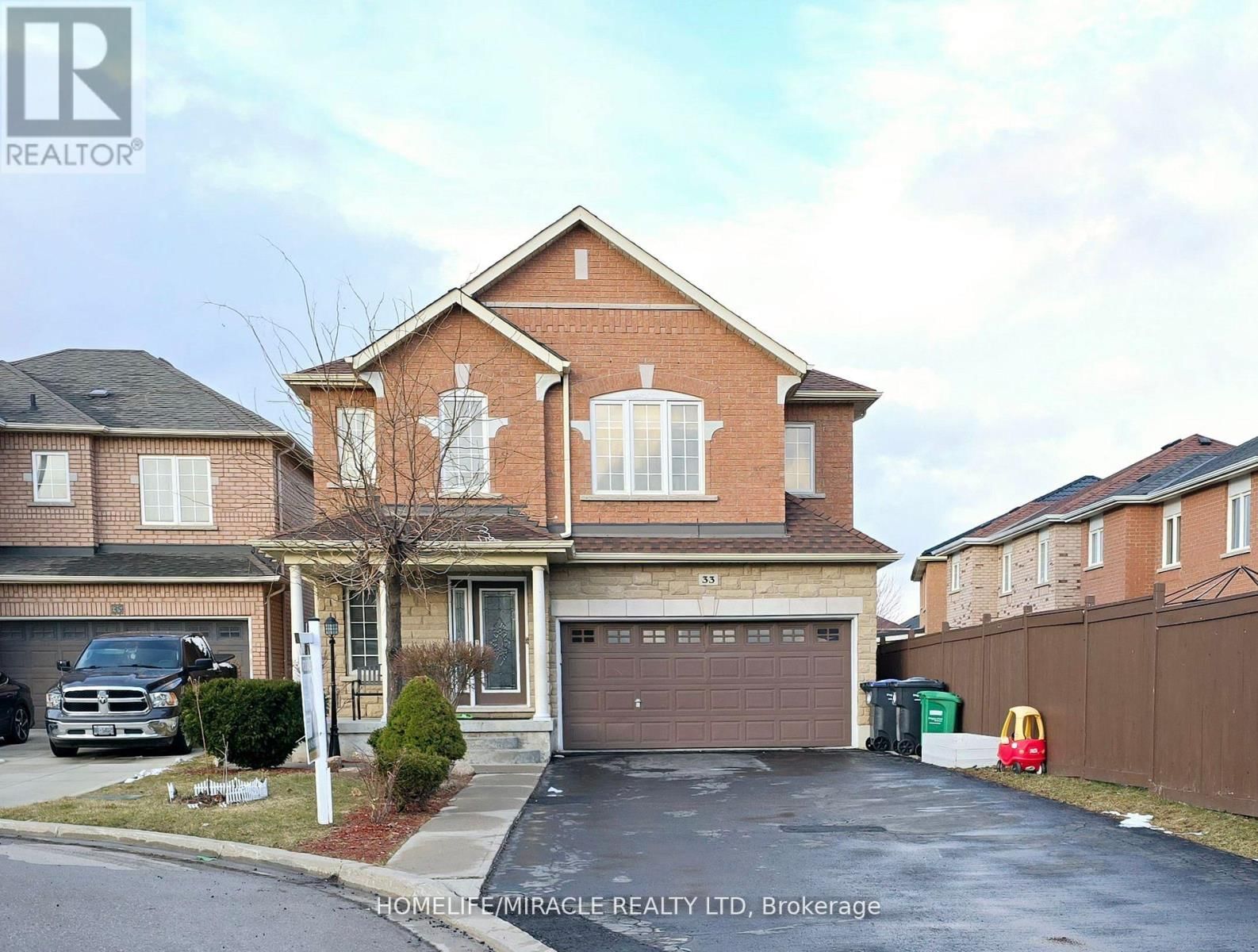 33 ATIRA AVENUE Image 1