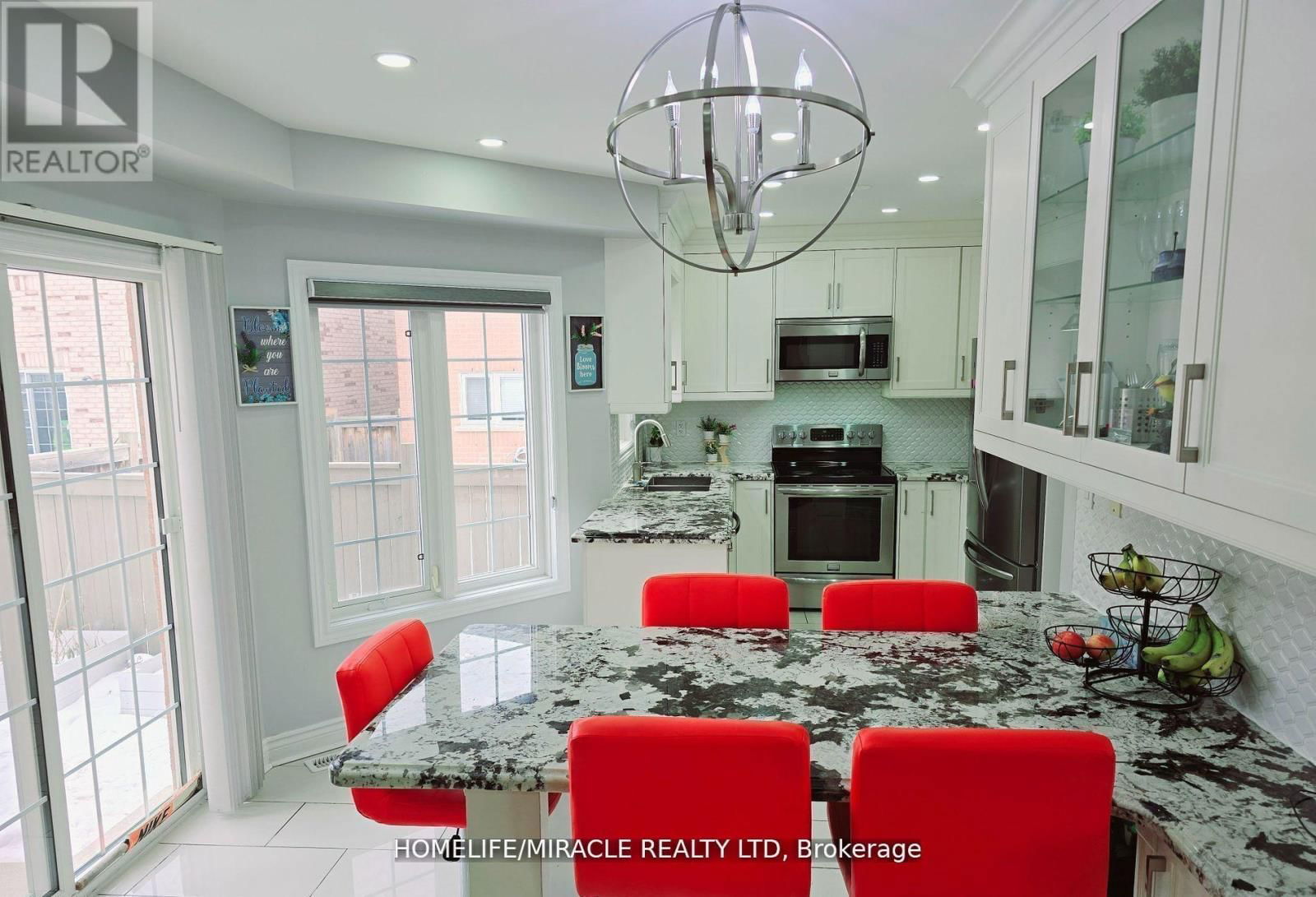 33 ATIRA AVENUE Image 10