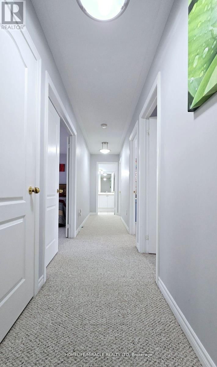 33 ATIRA AVENUE Image 11