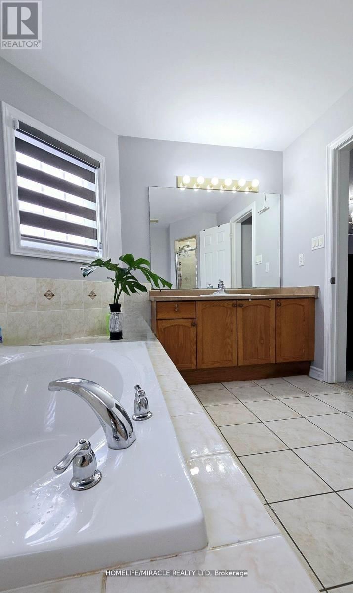 33 ATIRA AVENUE Image 14