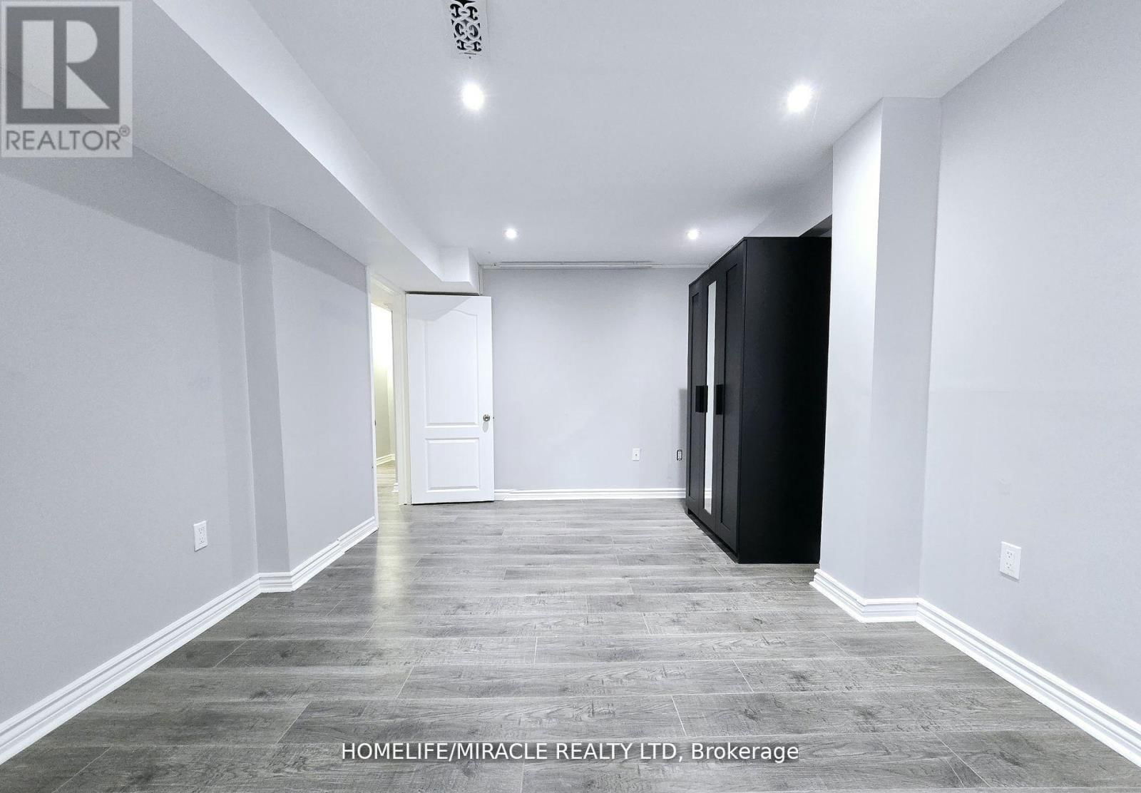 33 ATIRA AVENUE Image 26