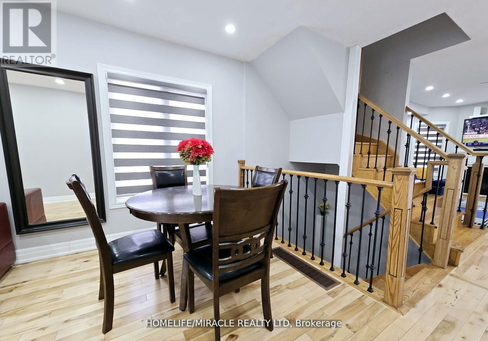 33 ATIRA AVENUE Image 4
