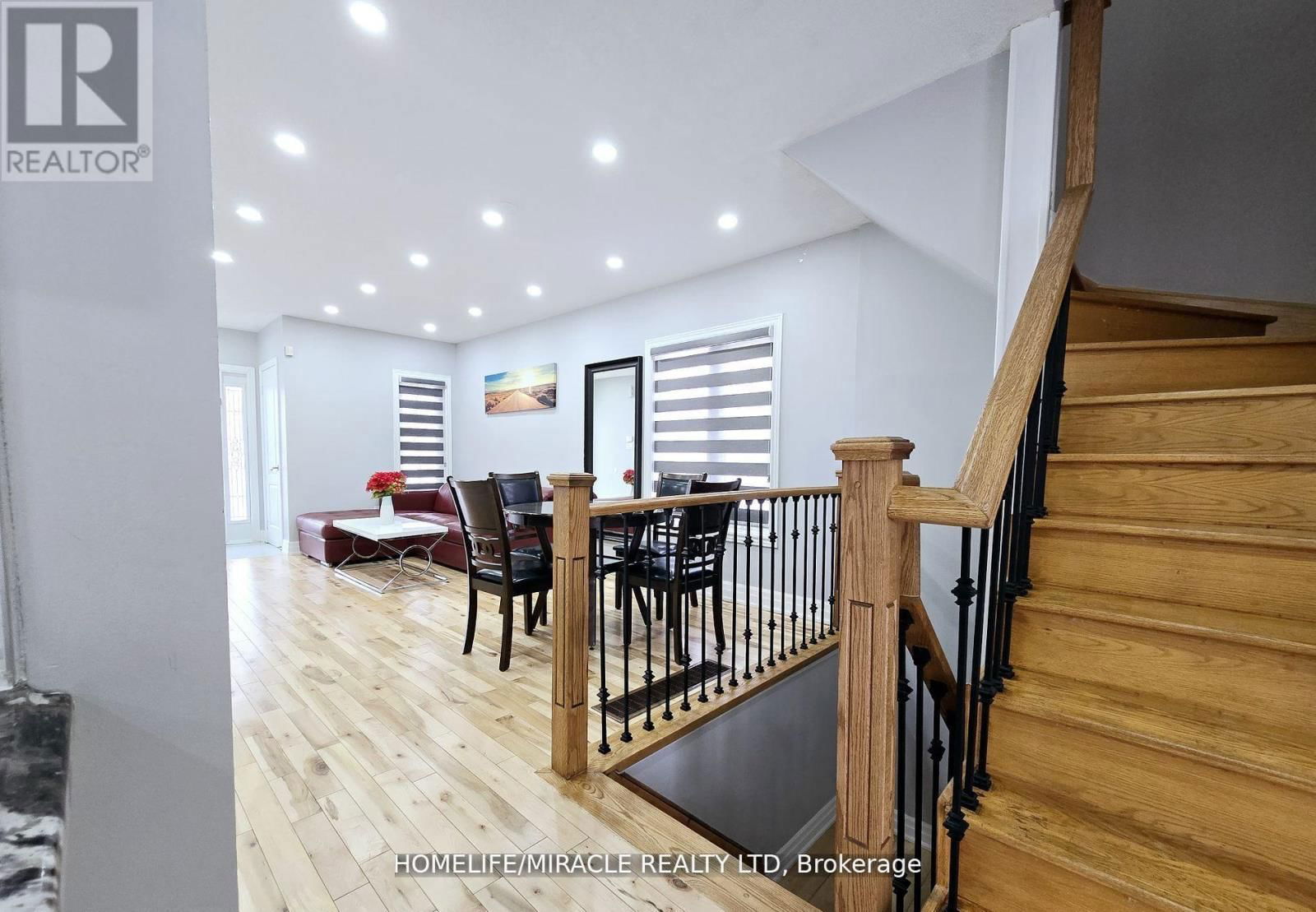 33 ATIRA AVENUE Image 5