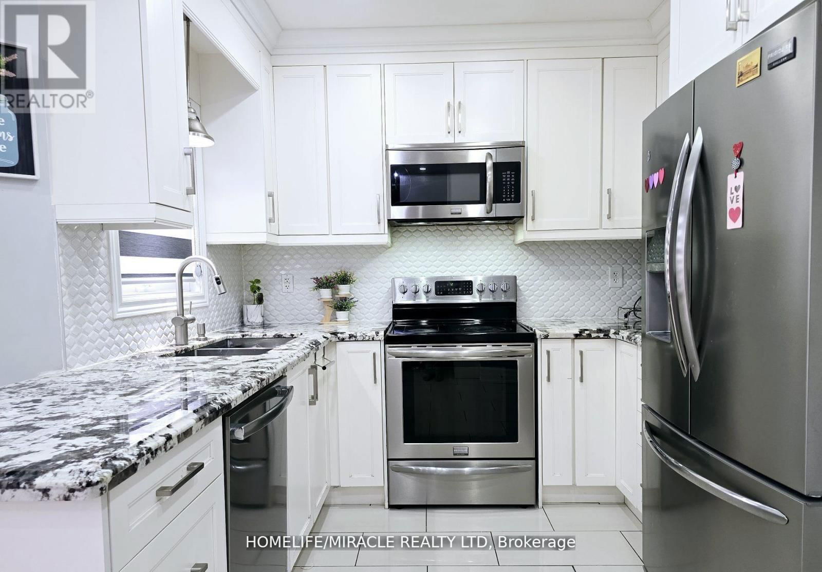 33 ATIRA AVENUE Image 7