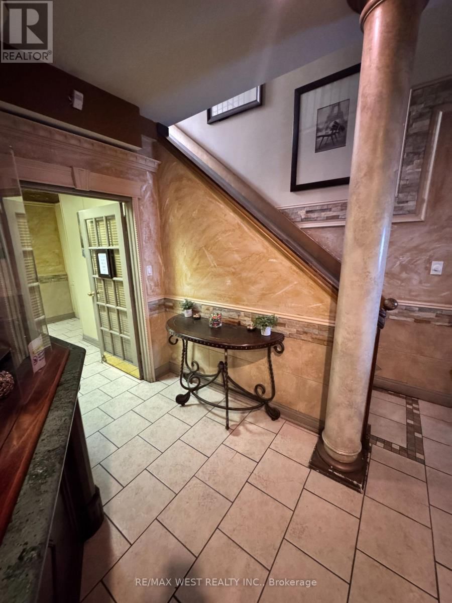 Unit 14 - 1270 FINCH AVENUE WEST Image 11