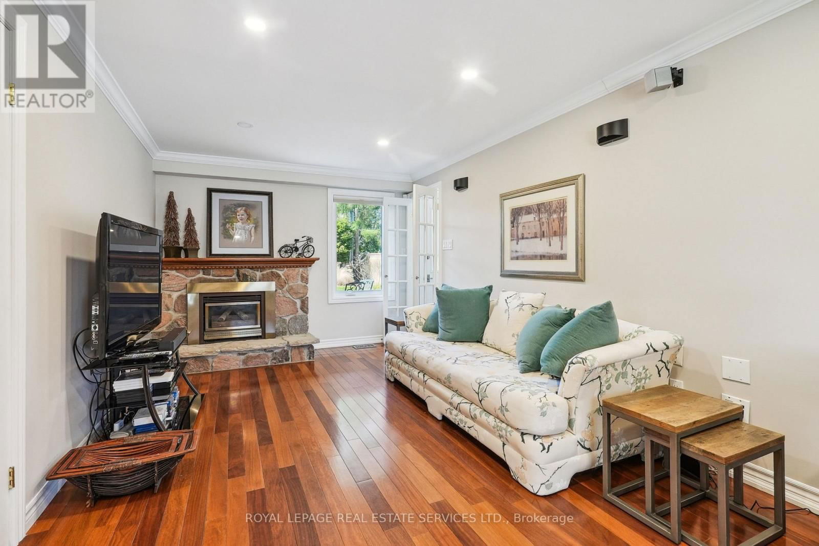 602 ROSEDALE CRESCENT Image 12