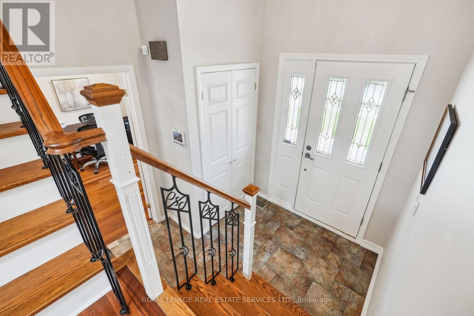 602 ROSEDALE CRESCENT Image 3