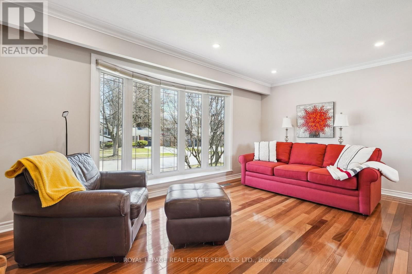 602 ROSEDALE CRESCENT Image 4