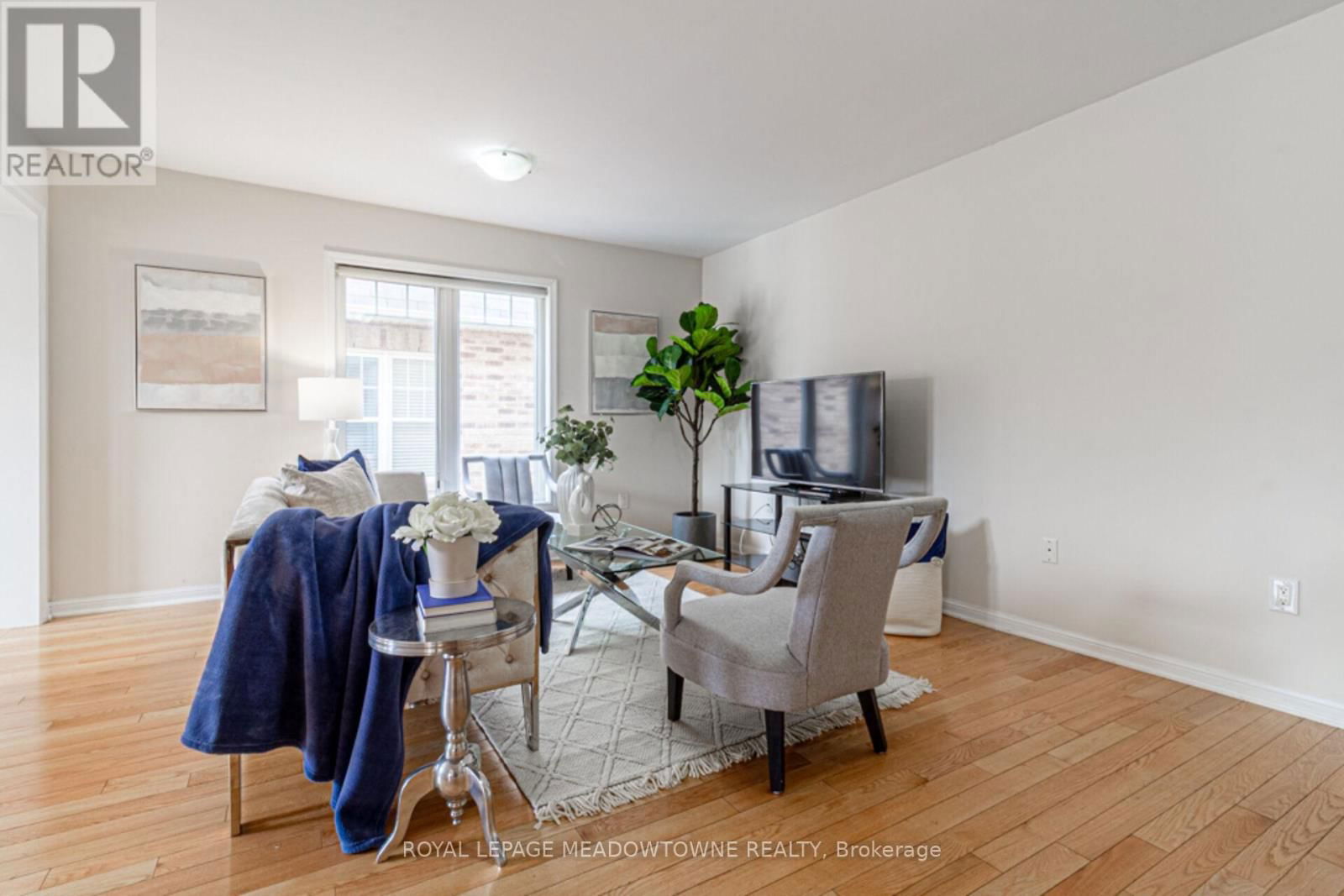 217 WOODLEY CRESCENT Image 12