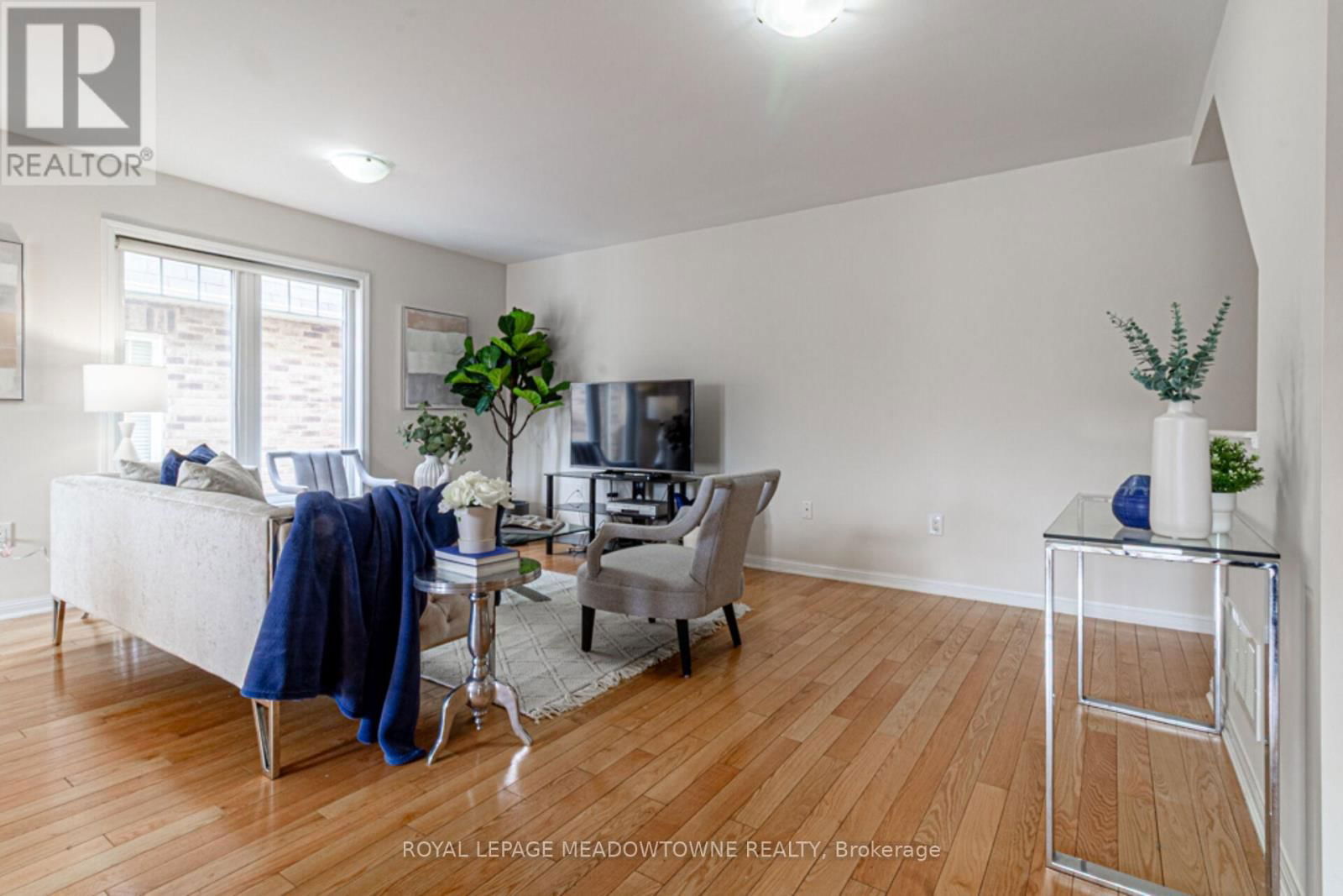 217 WOODLEY CRESCENT Image 13