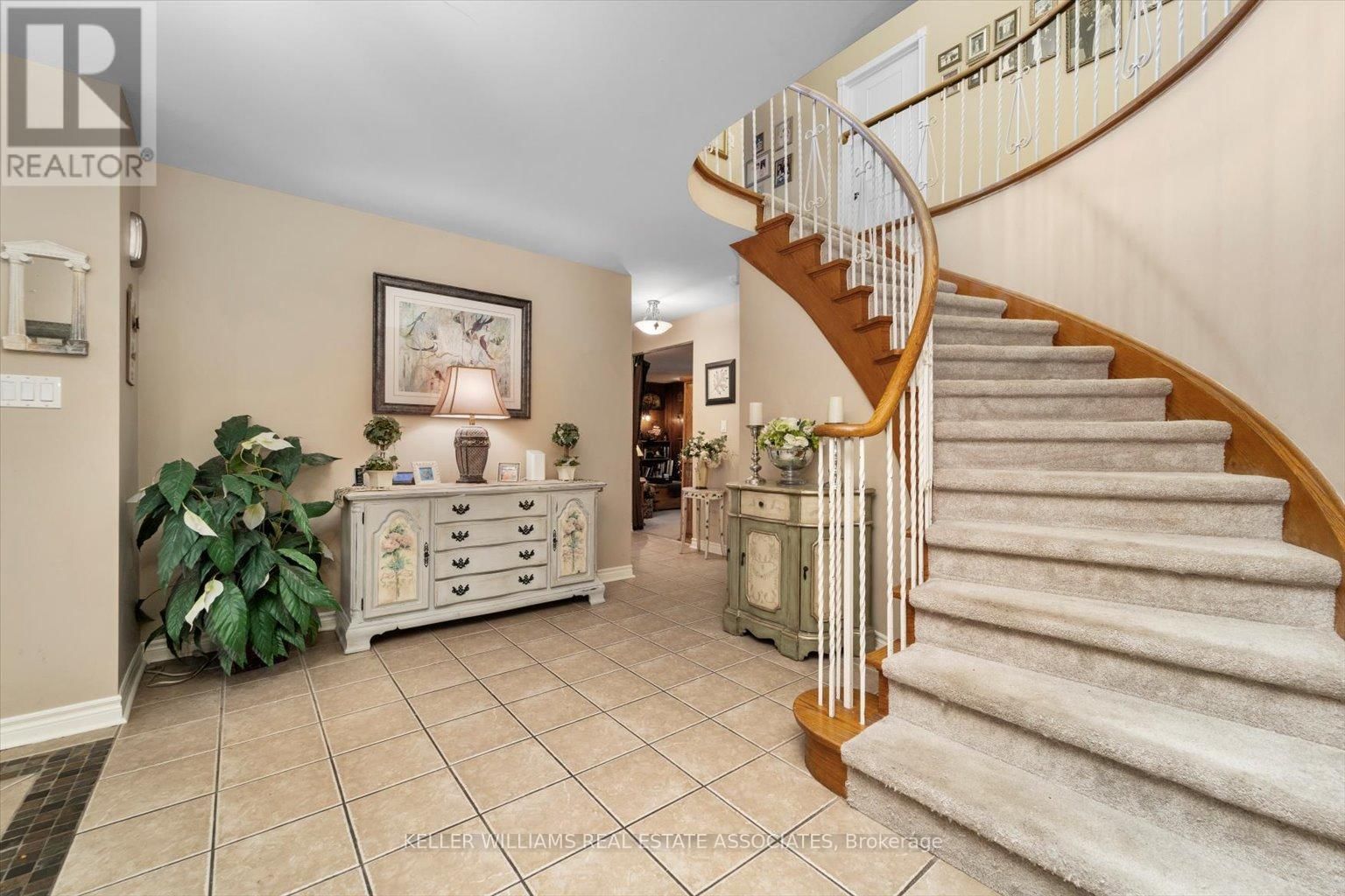 39 MAPLEWOOD ROAD Image 15