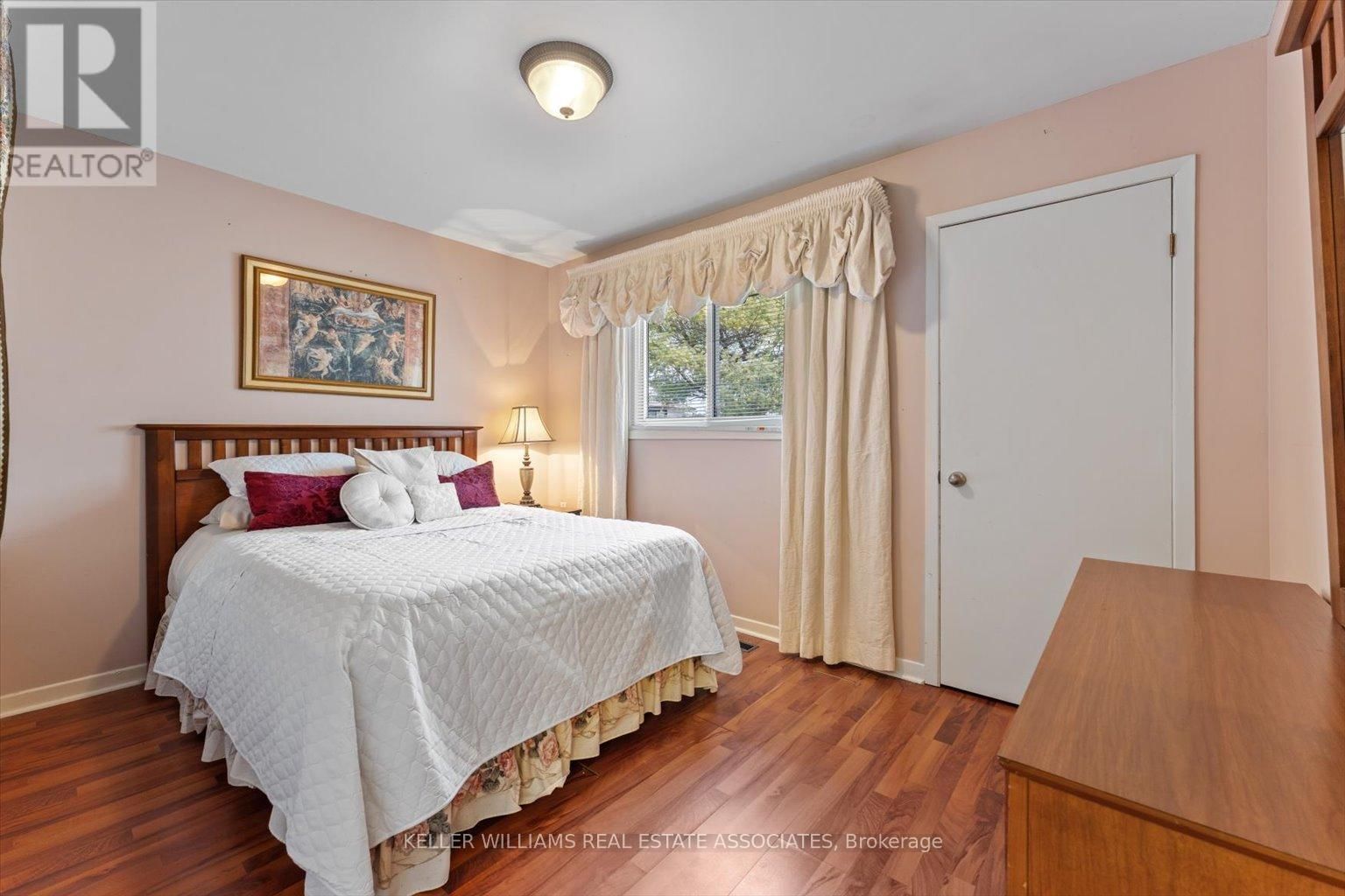 39 MAPLEWOOD ROAD Image 19