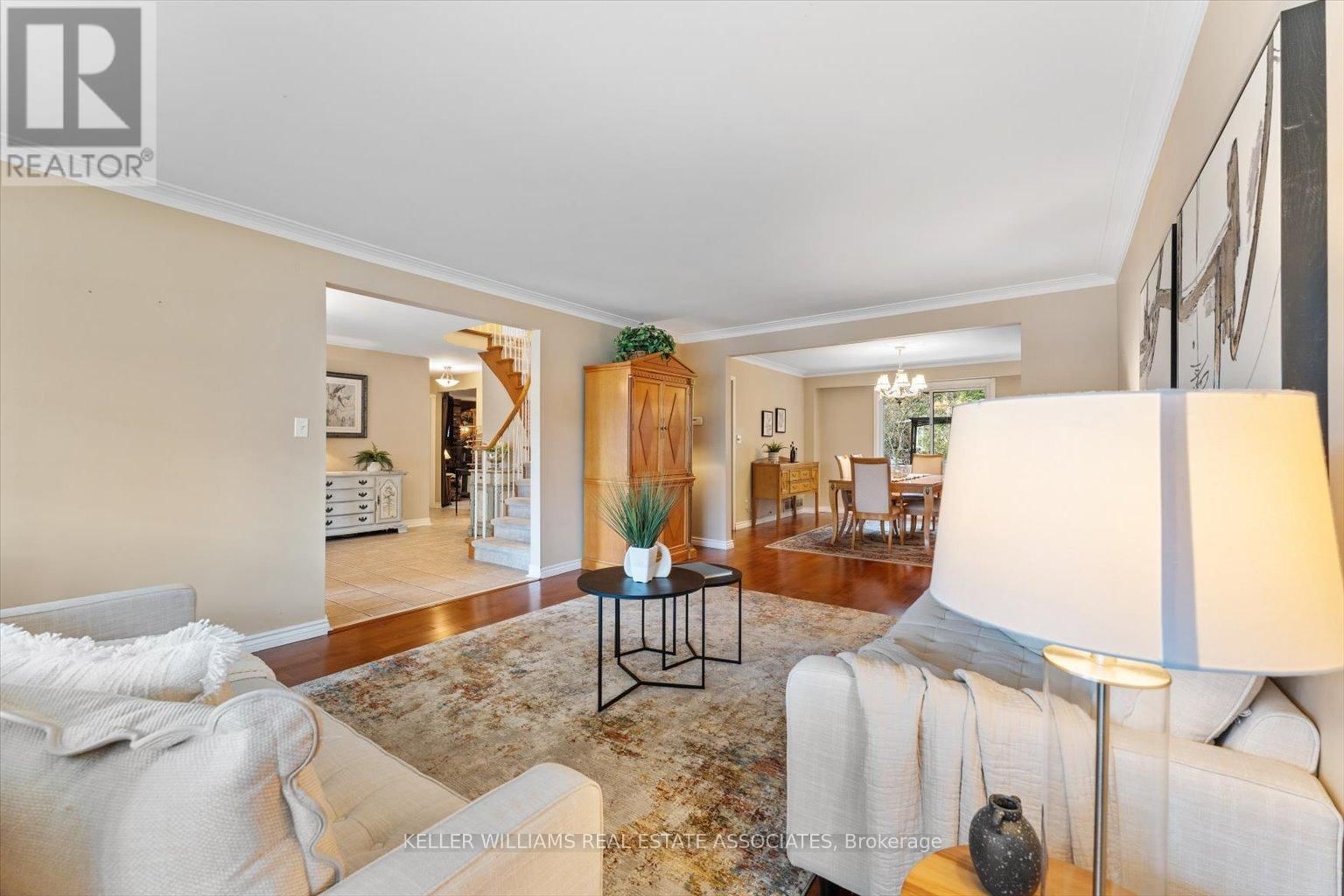 39 MAPLEWOOD ROAD Image 2