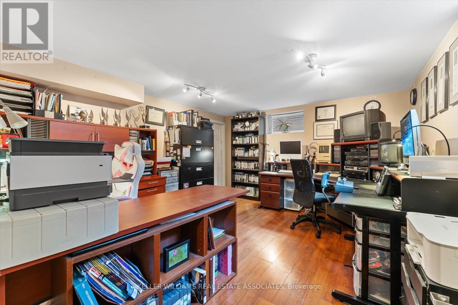 39 MAPLEWOOD ROAD Image 31