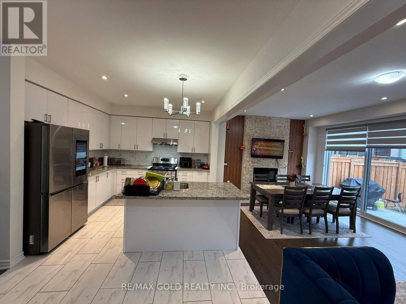 55 CALABRIA DRIVE Image 10