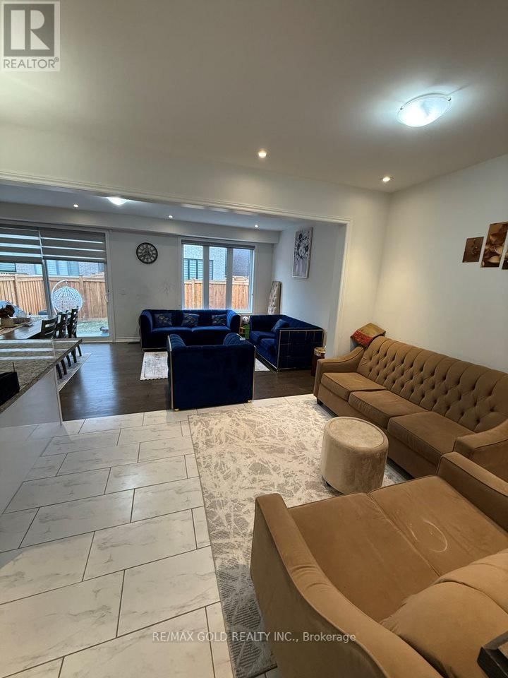 55 CALABRIA DRIVE Image 18