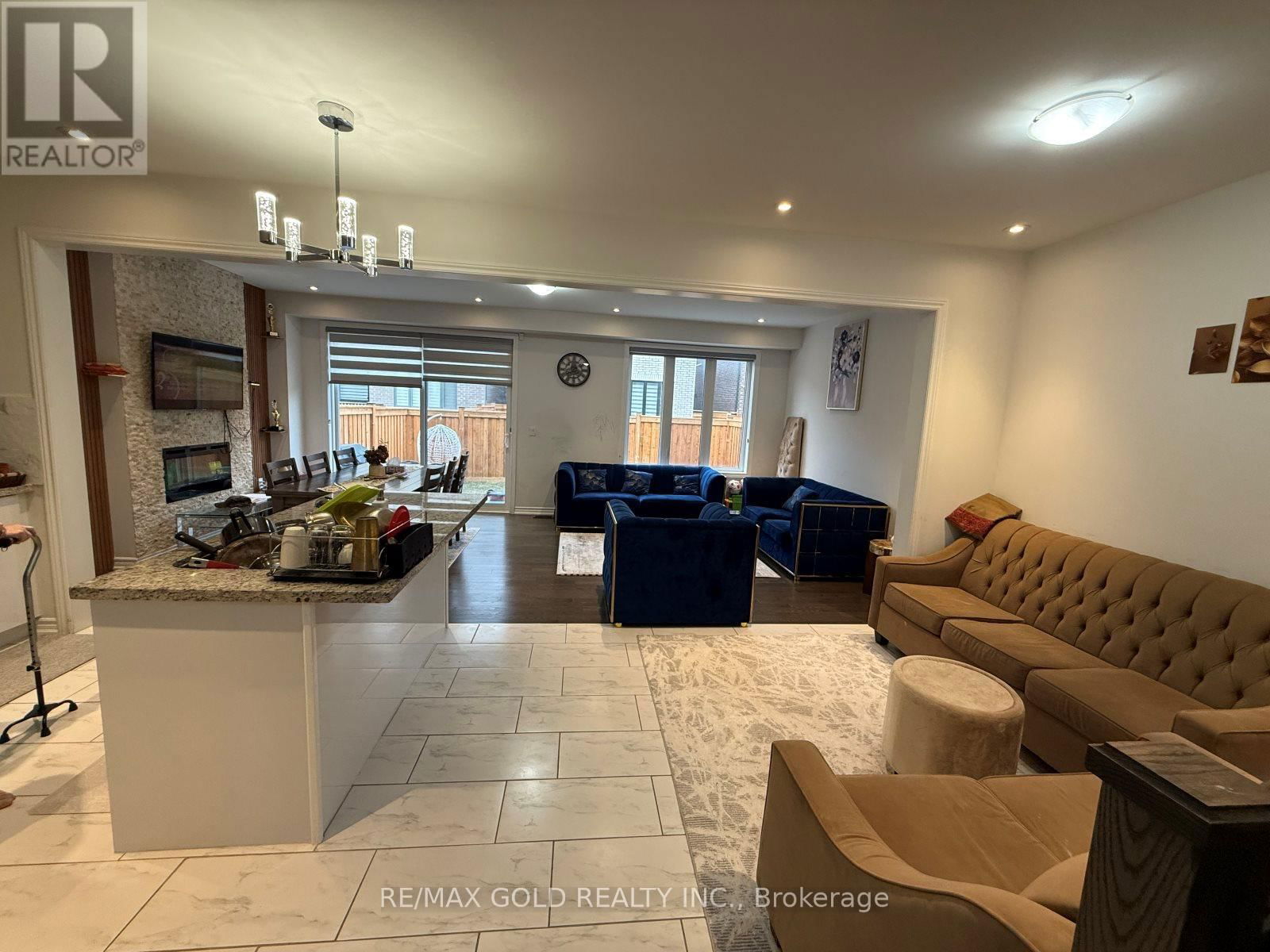 55 CALABRIA DRIVE Image 19