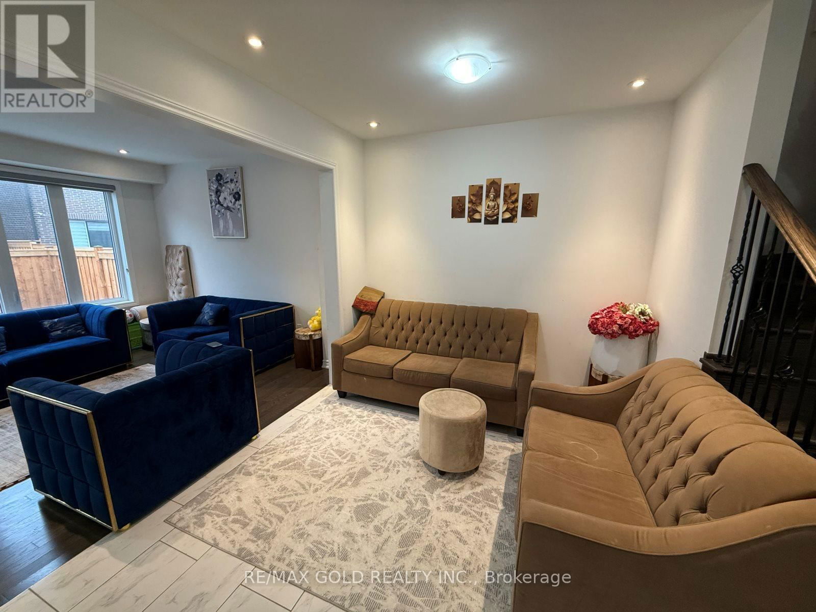 55 CALABRIA DRIVE Image 26