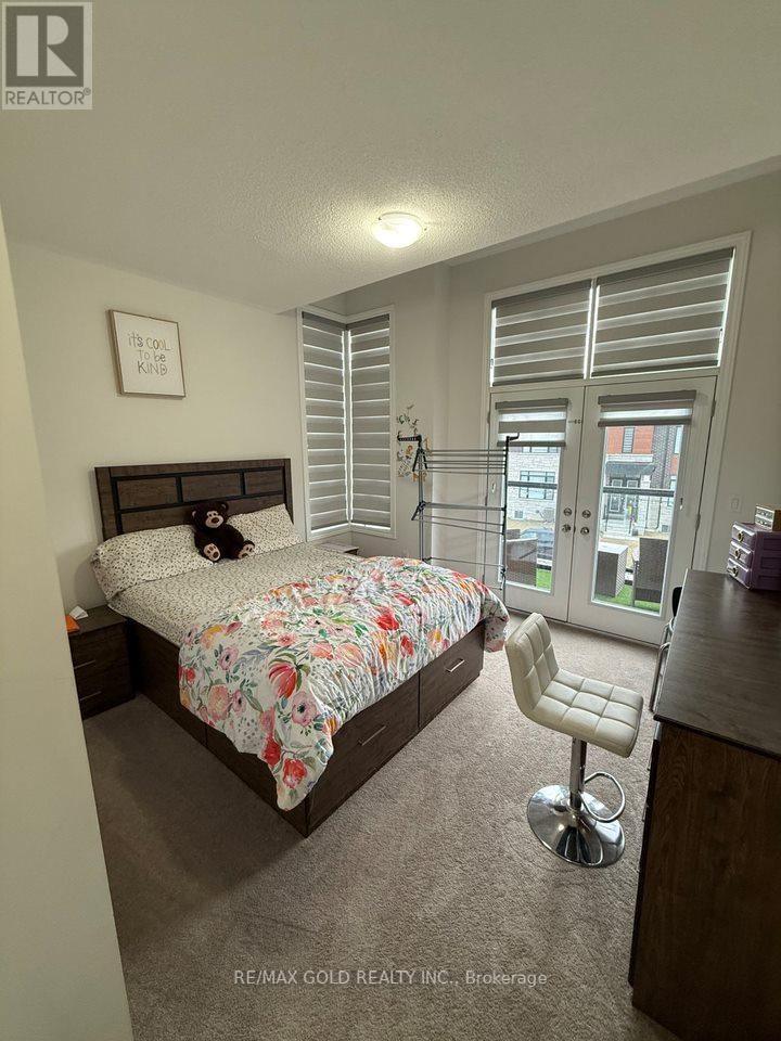 55 CALABRIA DRIVE Image 31