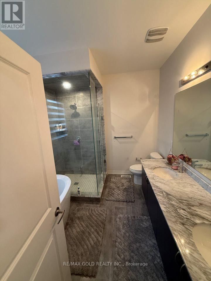 55 CALABRIA DRIVE Image 44