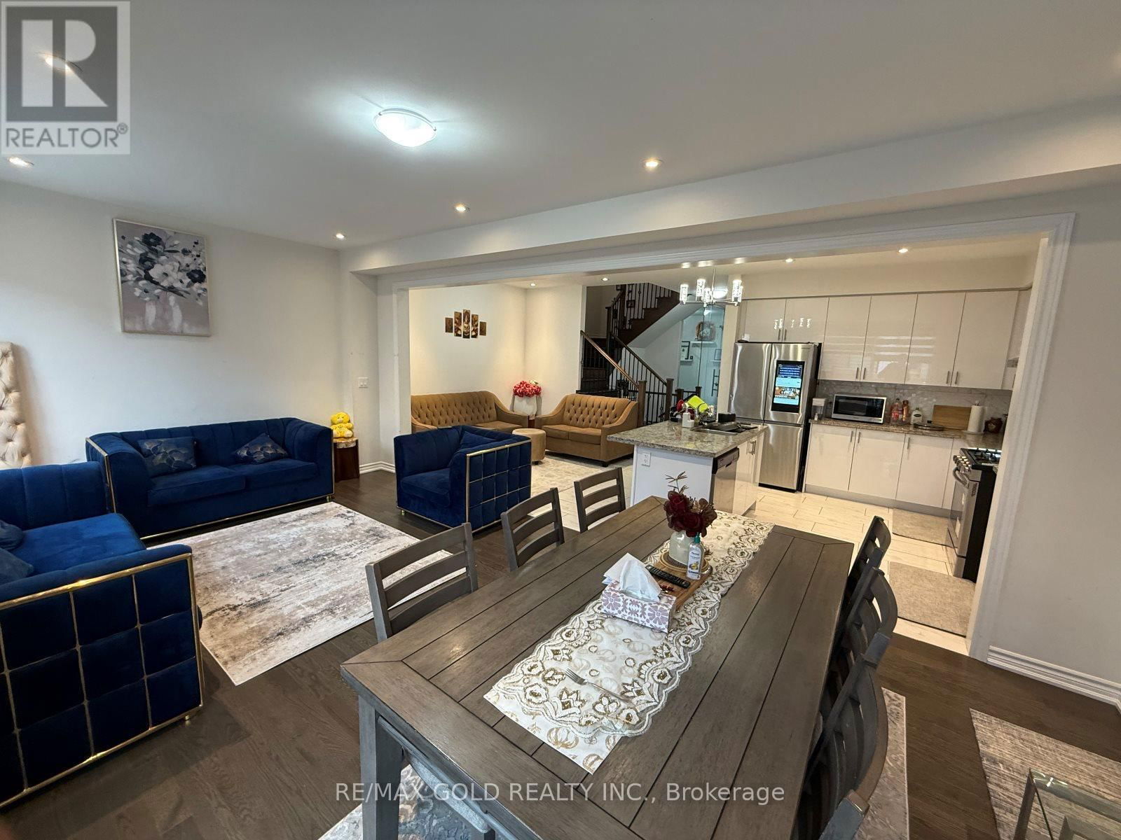 55 CALABRIA DRIVE Image 8