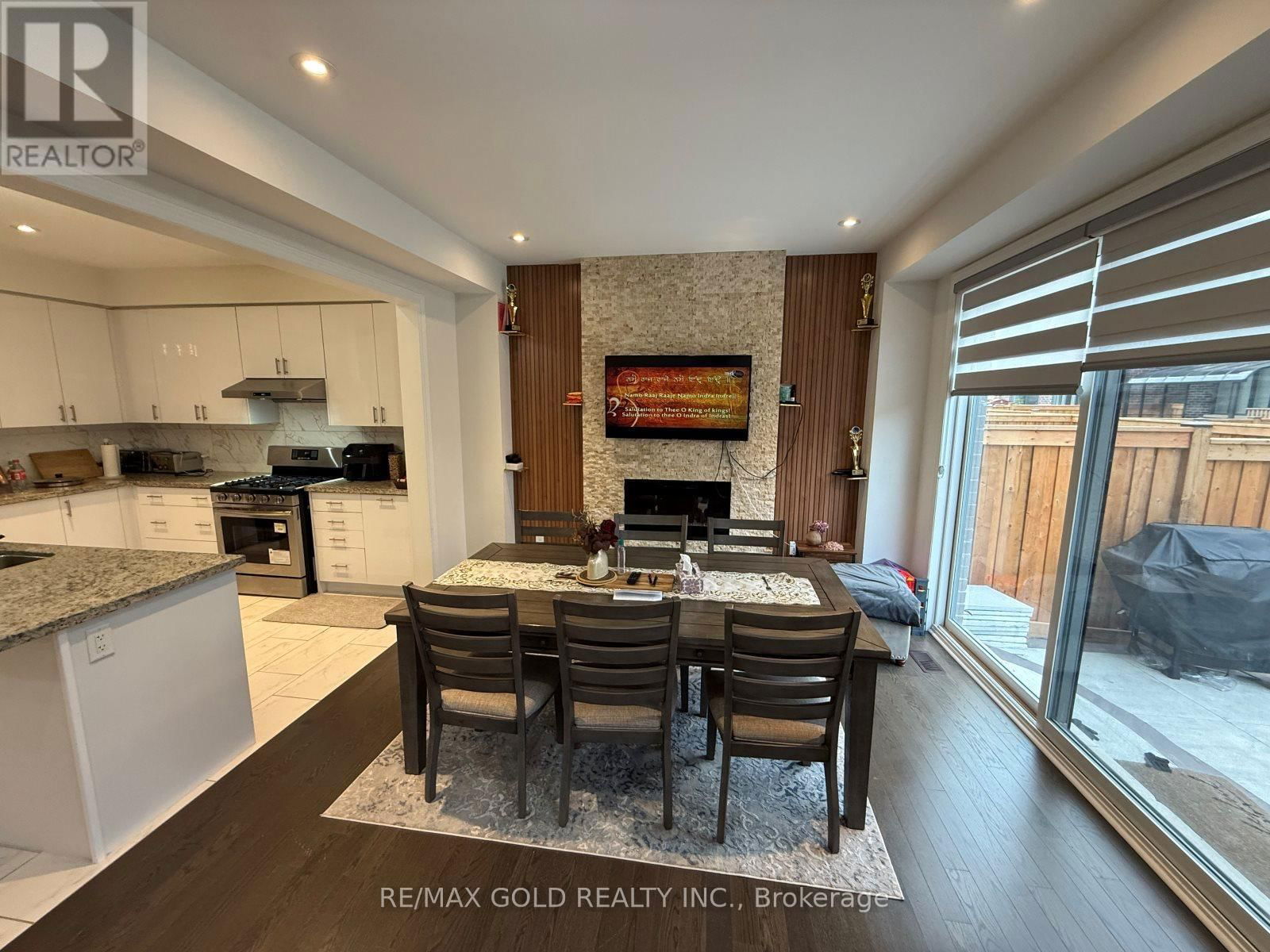 55 CALABRIA DRIVE Image 9