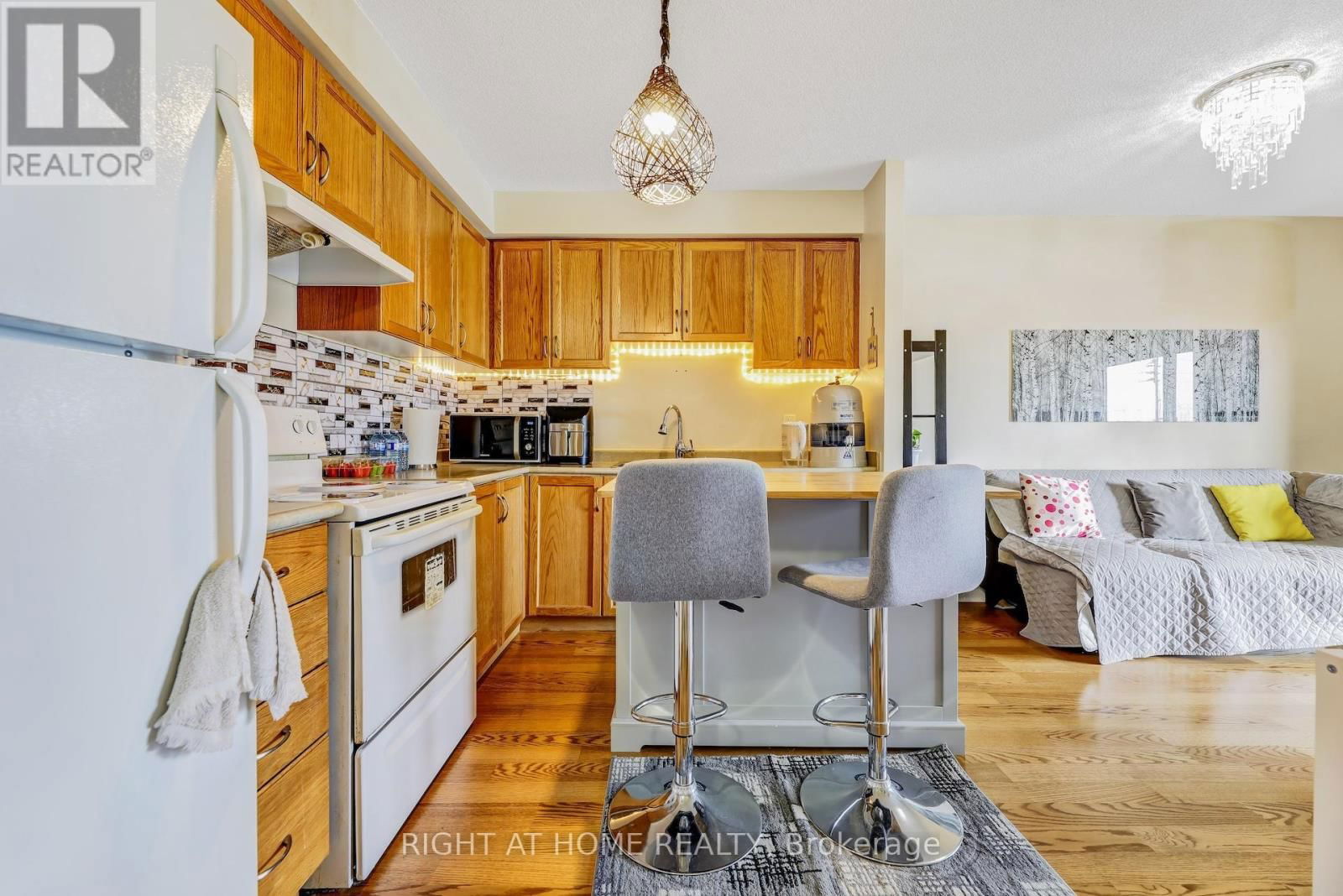 201 - 2464 WESTON ROAD Image 4