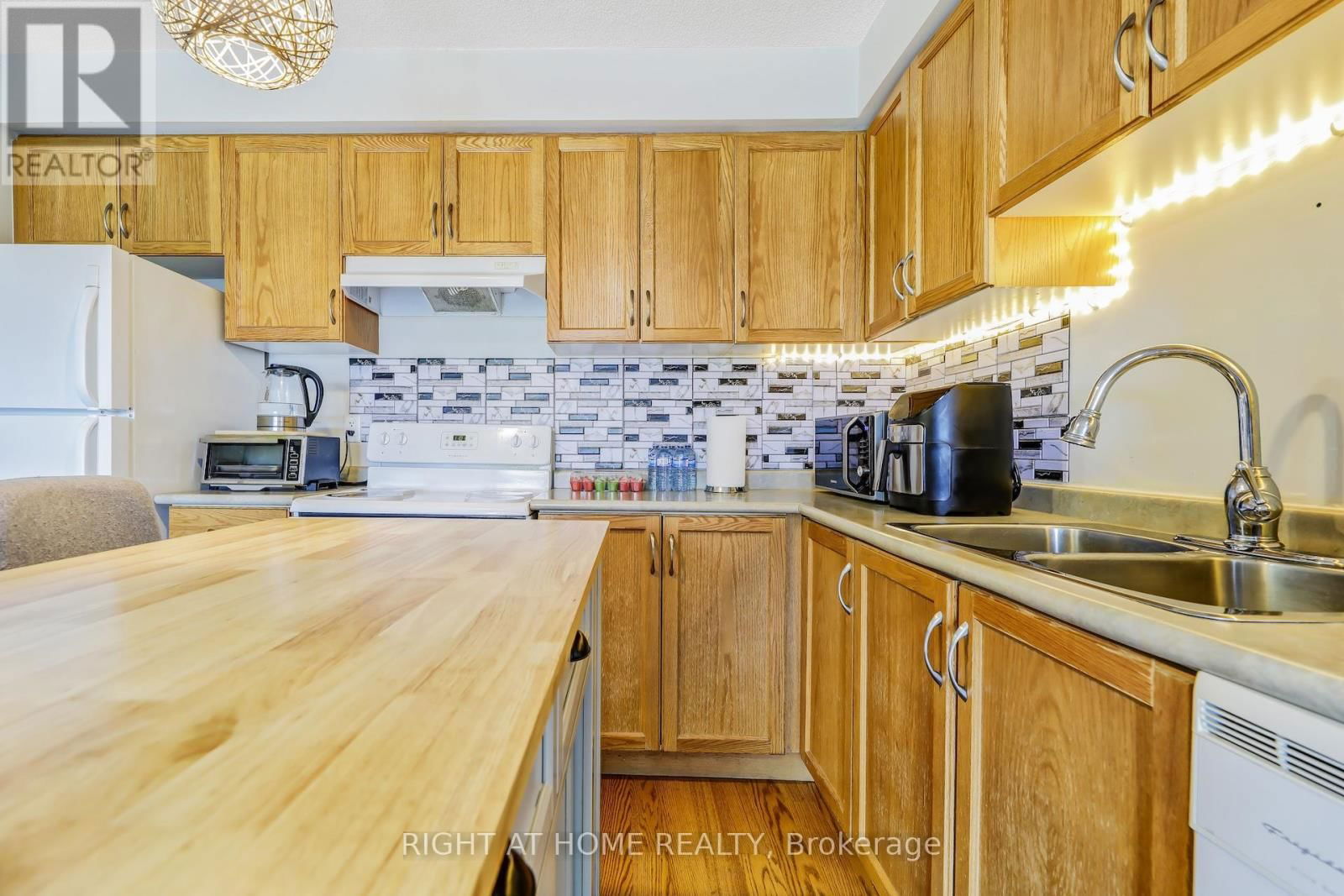201 - 2464 WESTON ROAD Image 6