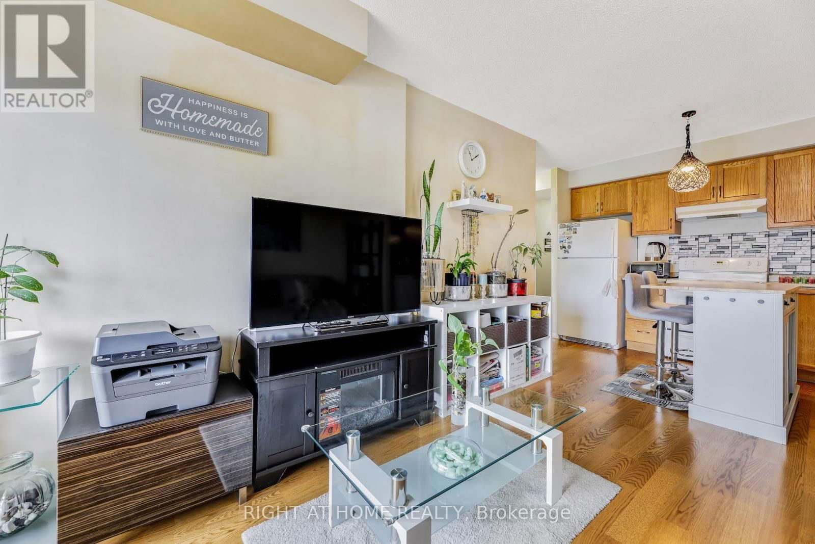 201 - 2464 WESTON ROAD Image 9