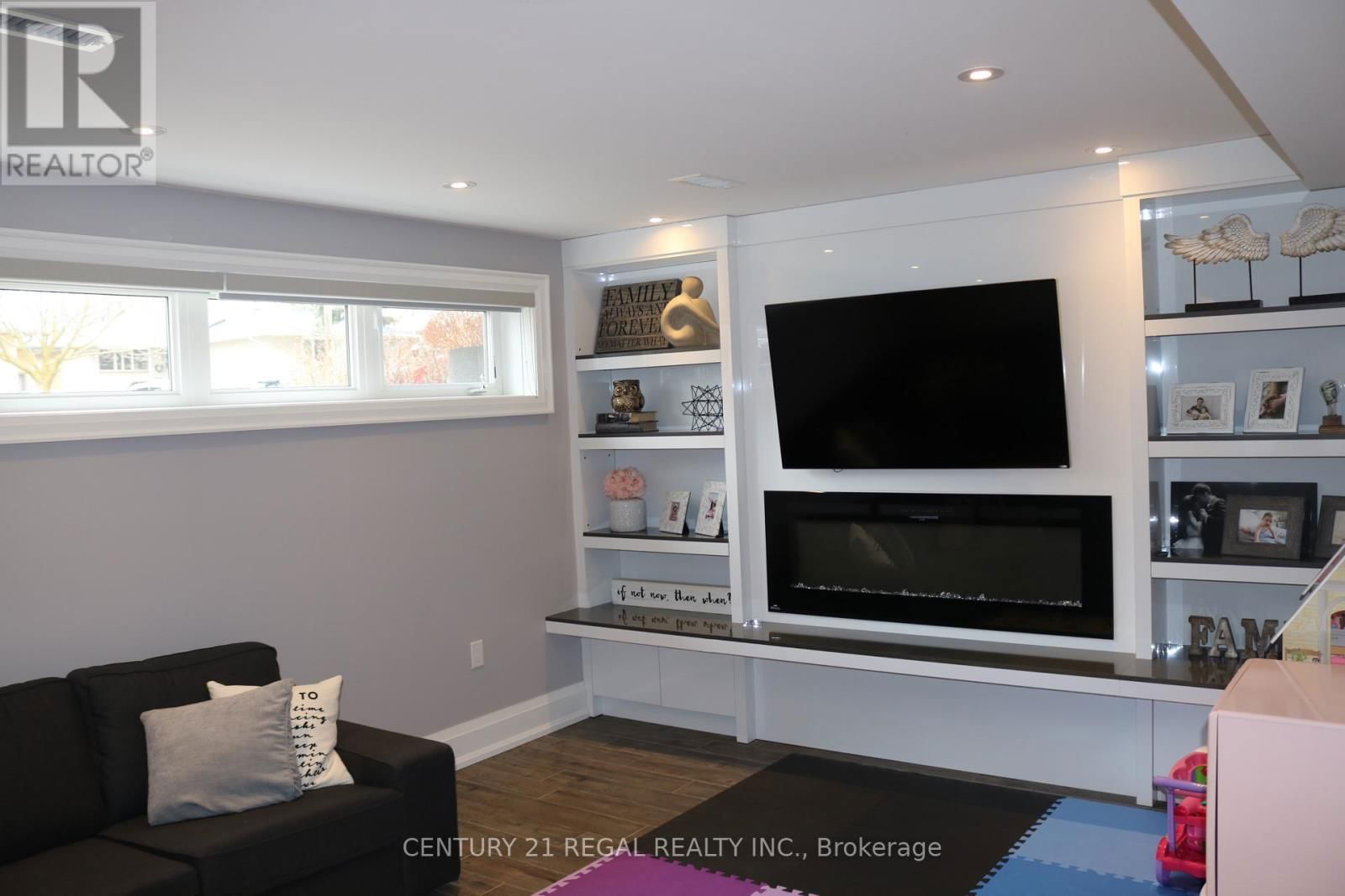 18 ROWSE CRESCENT Image 16