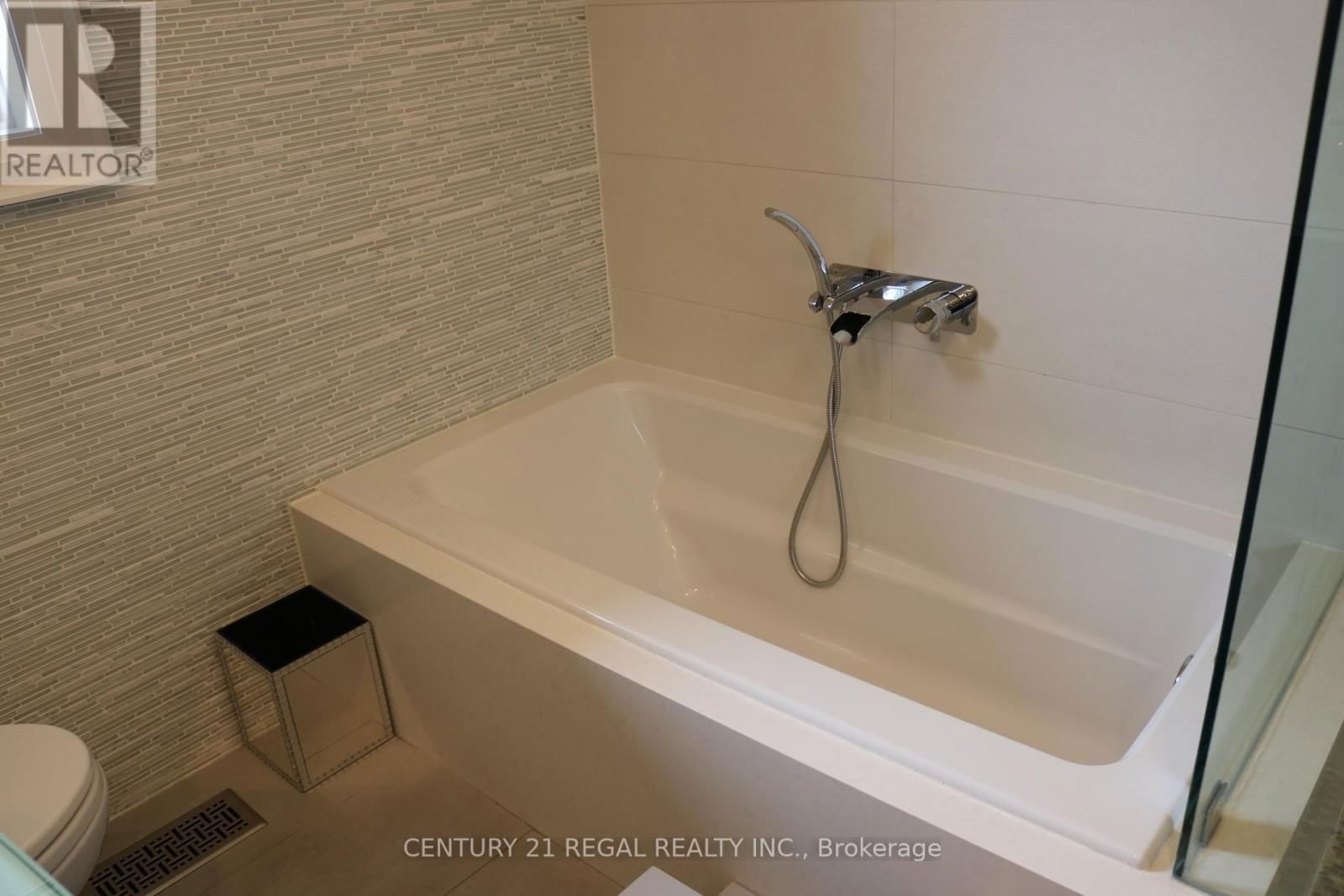 18 ROWSE CRESCENT Image 18