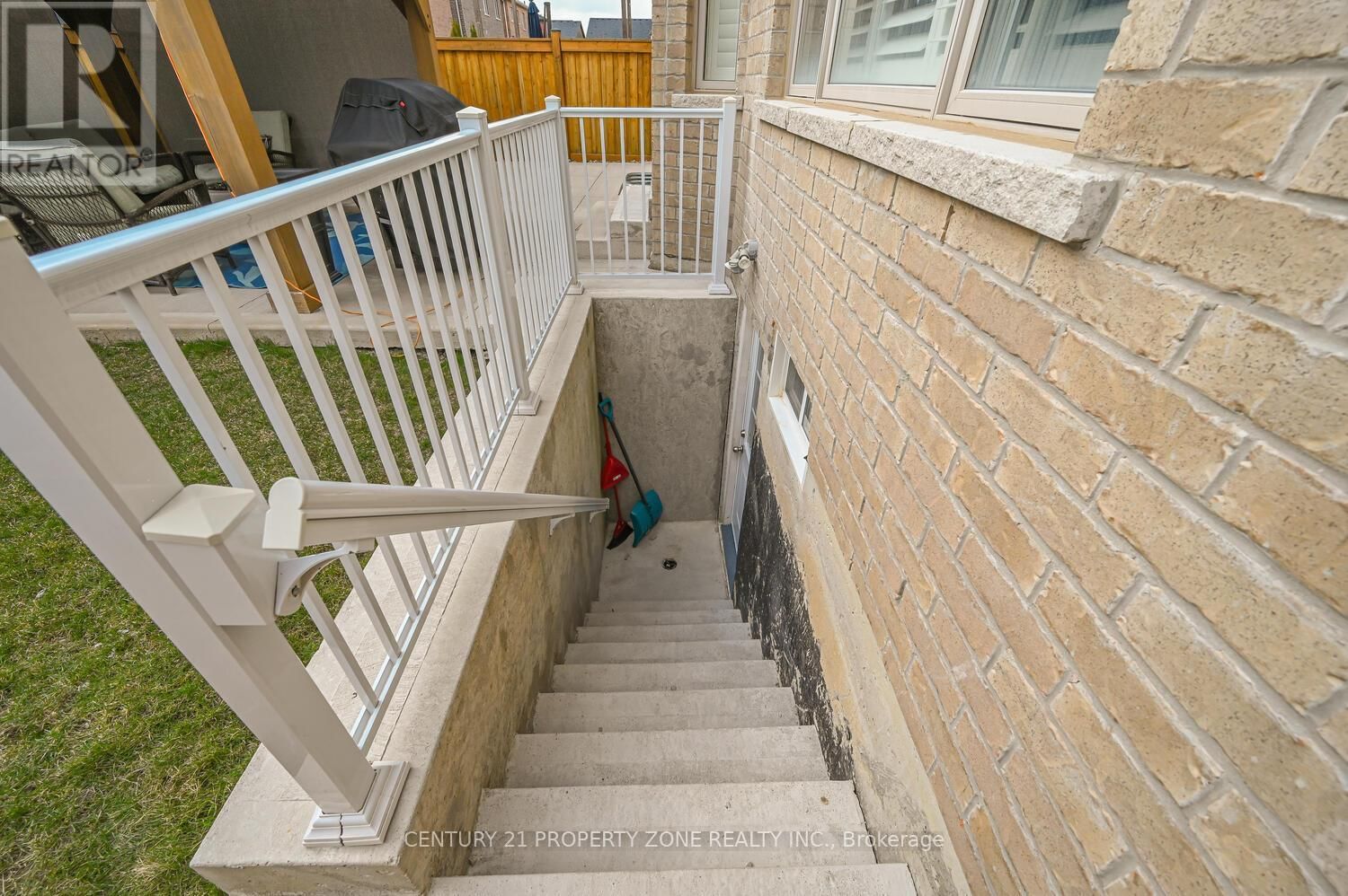 1544 LEGER WAY Image 40