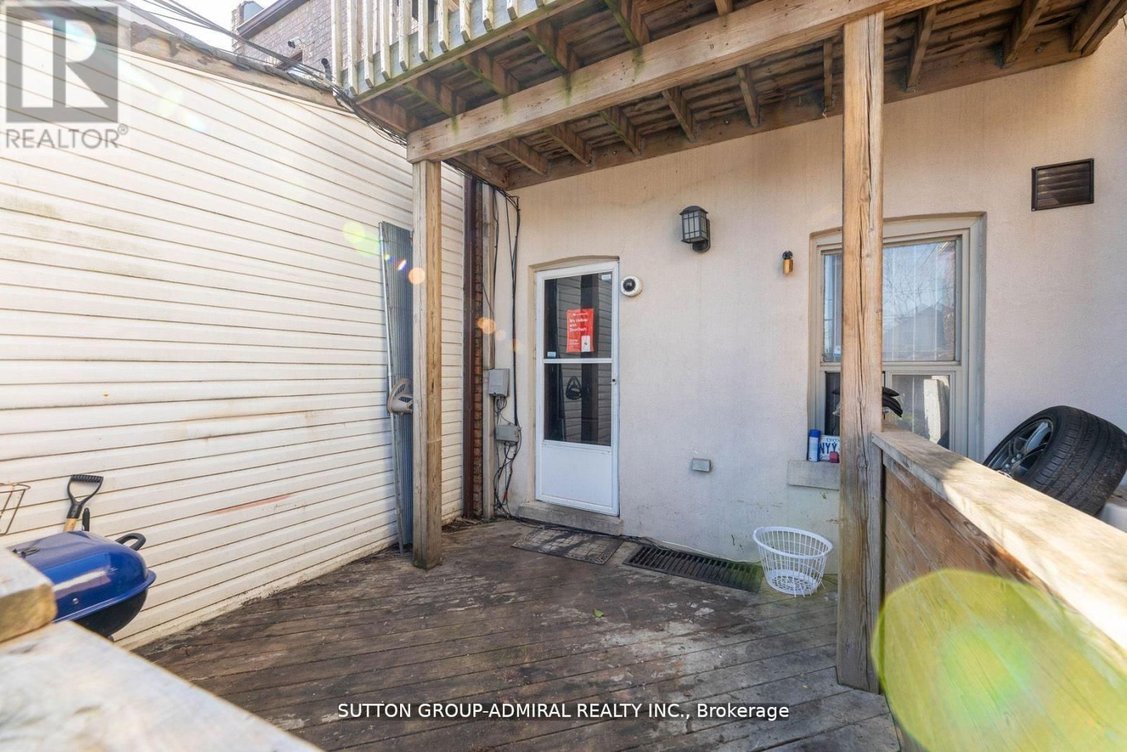 1085 WESTON ROAD Image 12