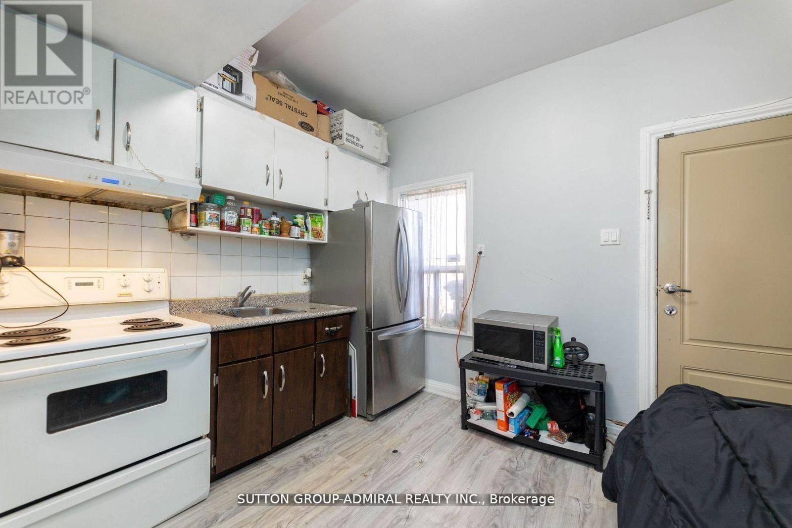 1085 WESTON ROAD Image 23