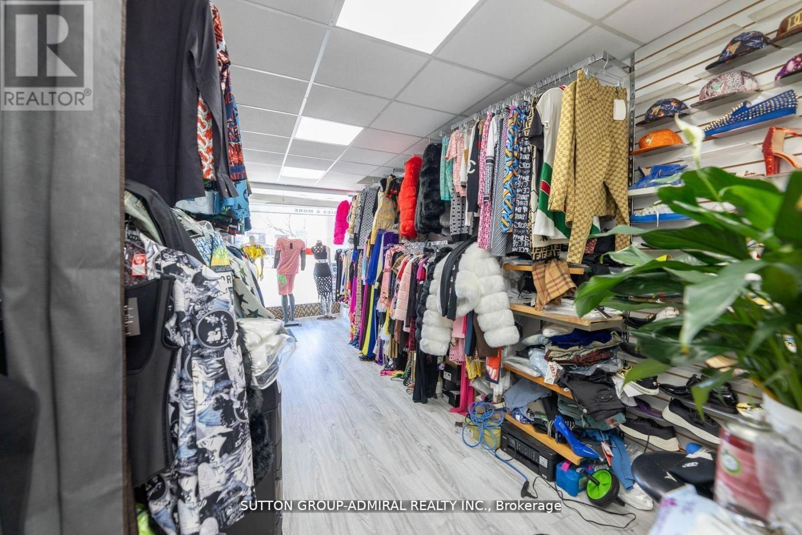 1085 WESTON ROAD Image 7