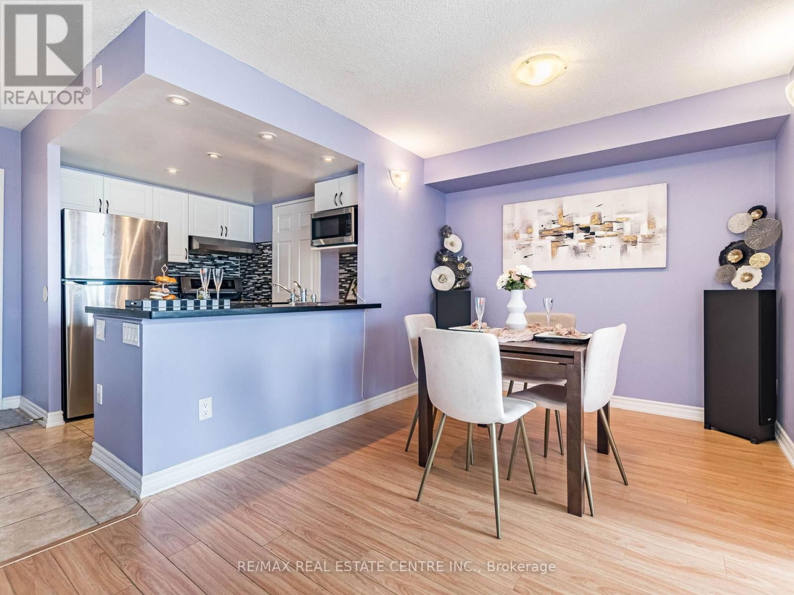 606 - 285 ENFIELD PLACE Image 10