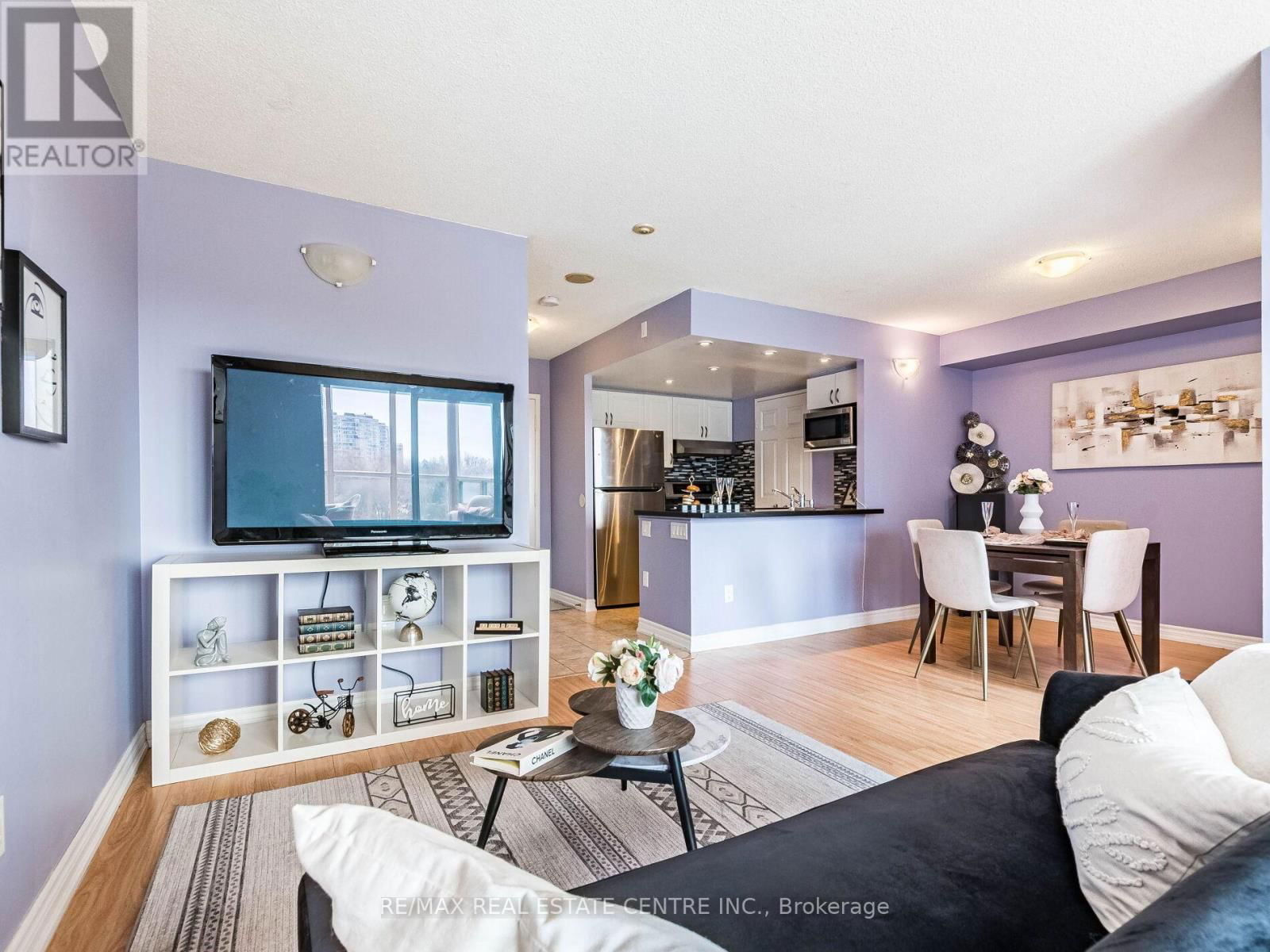 606 - 285 ENFIELD PLACE Image 18