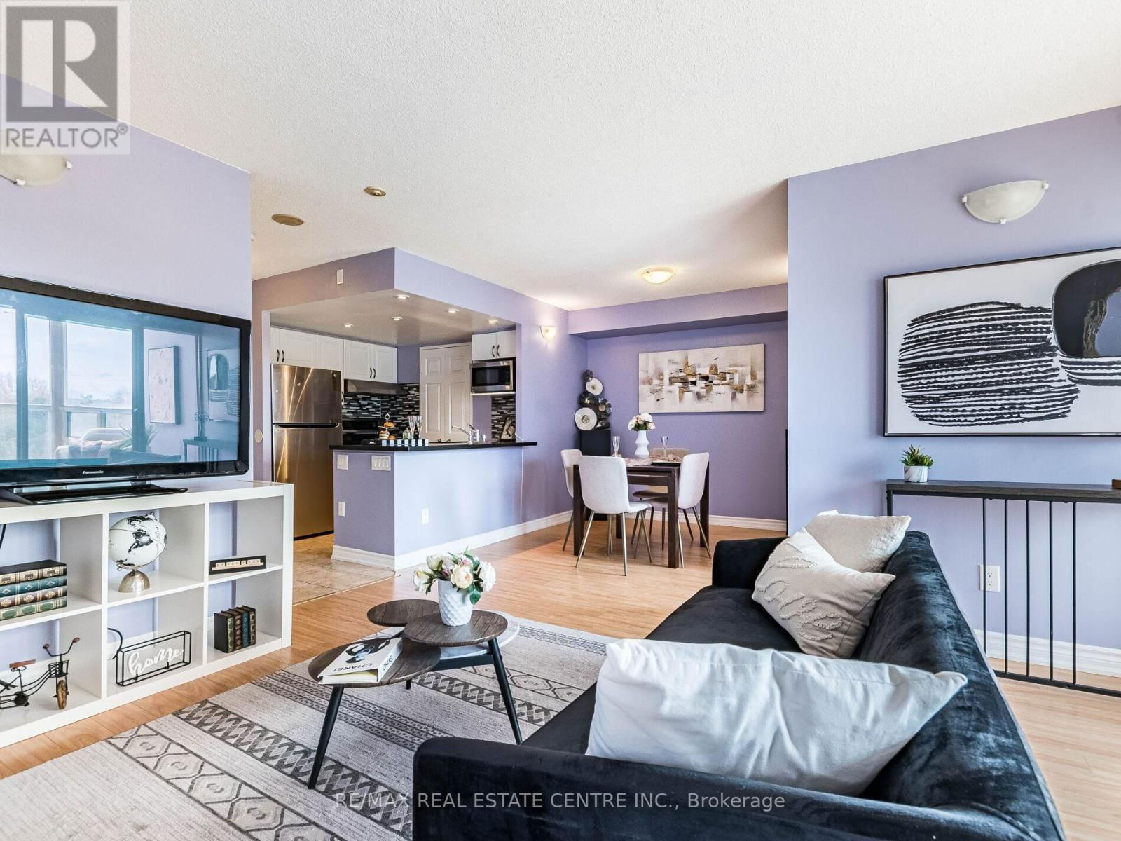 606 - 285 ENFIELD PLACE Image 19