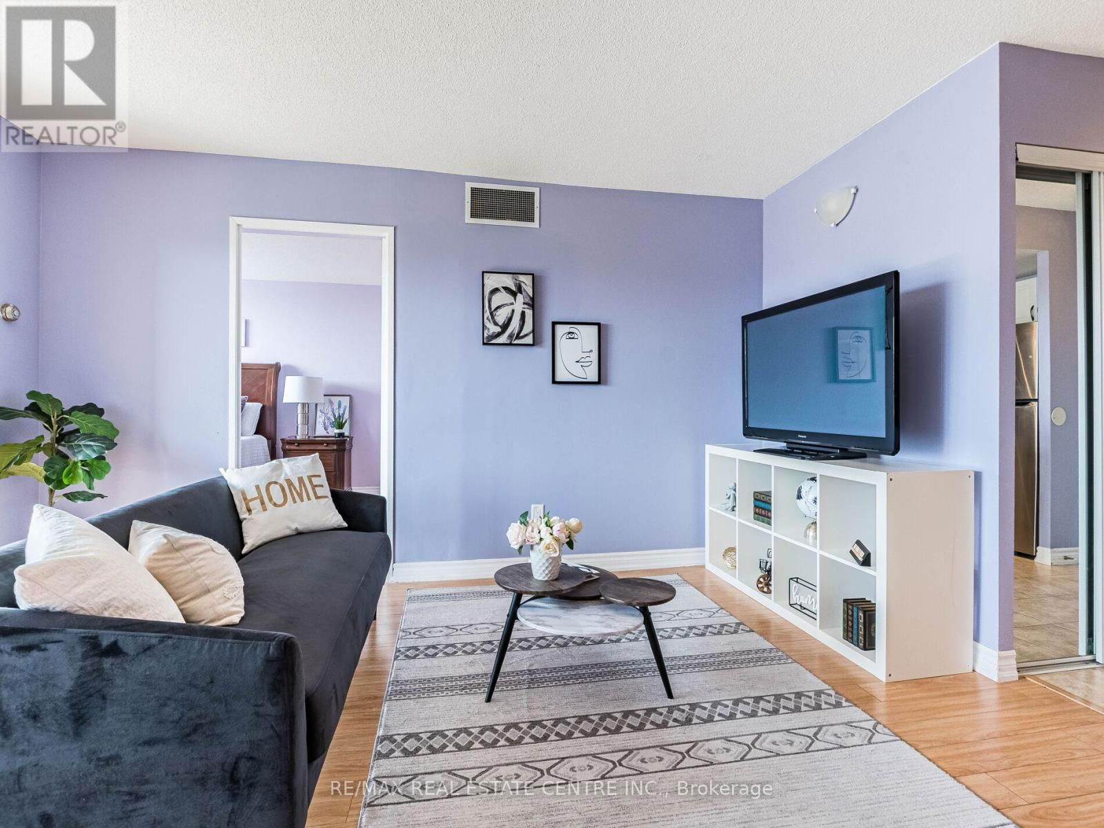 606 - 285 ENFIELD PLACE Image 22