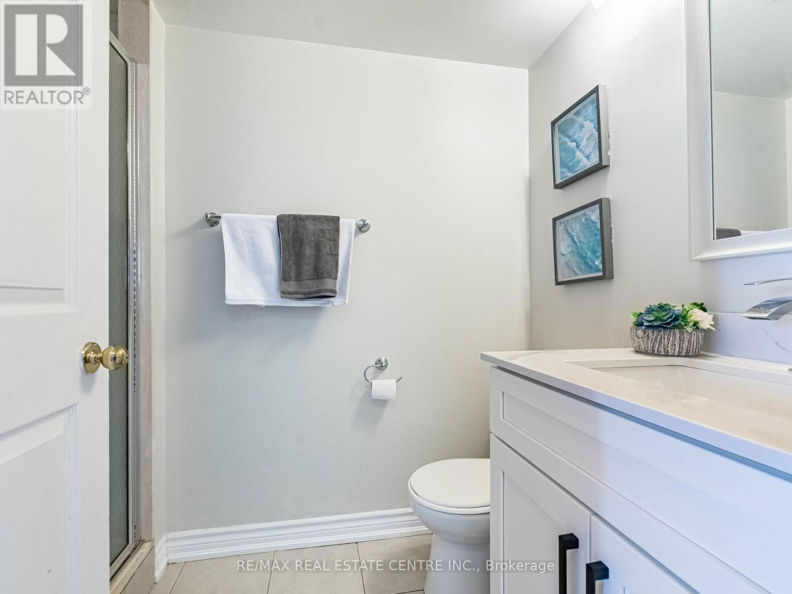 606 - 285 ENFIELD PLACE Image 28