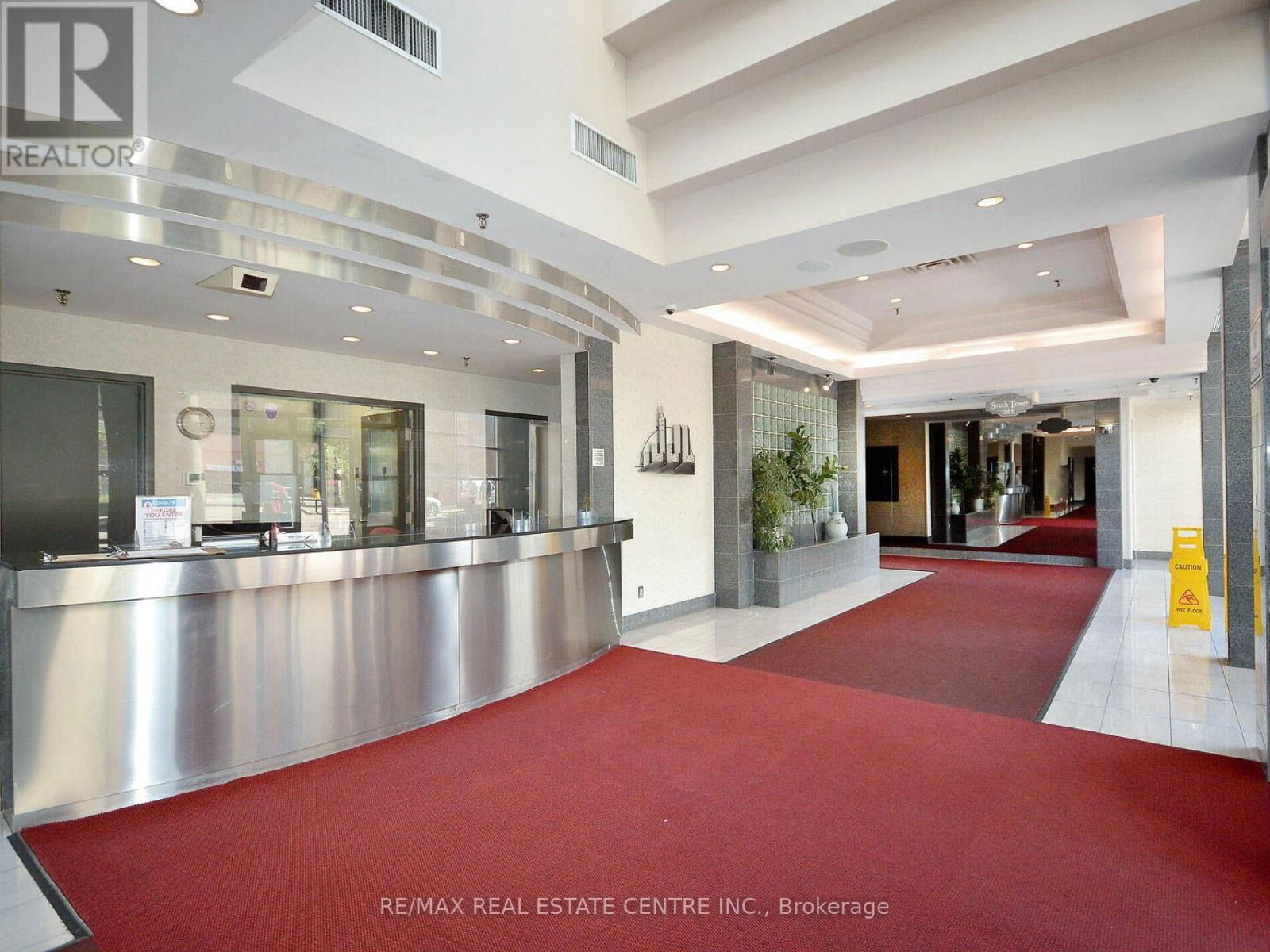 606 - 285 ENFIELD PLACE Image 3