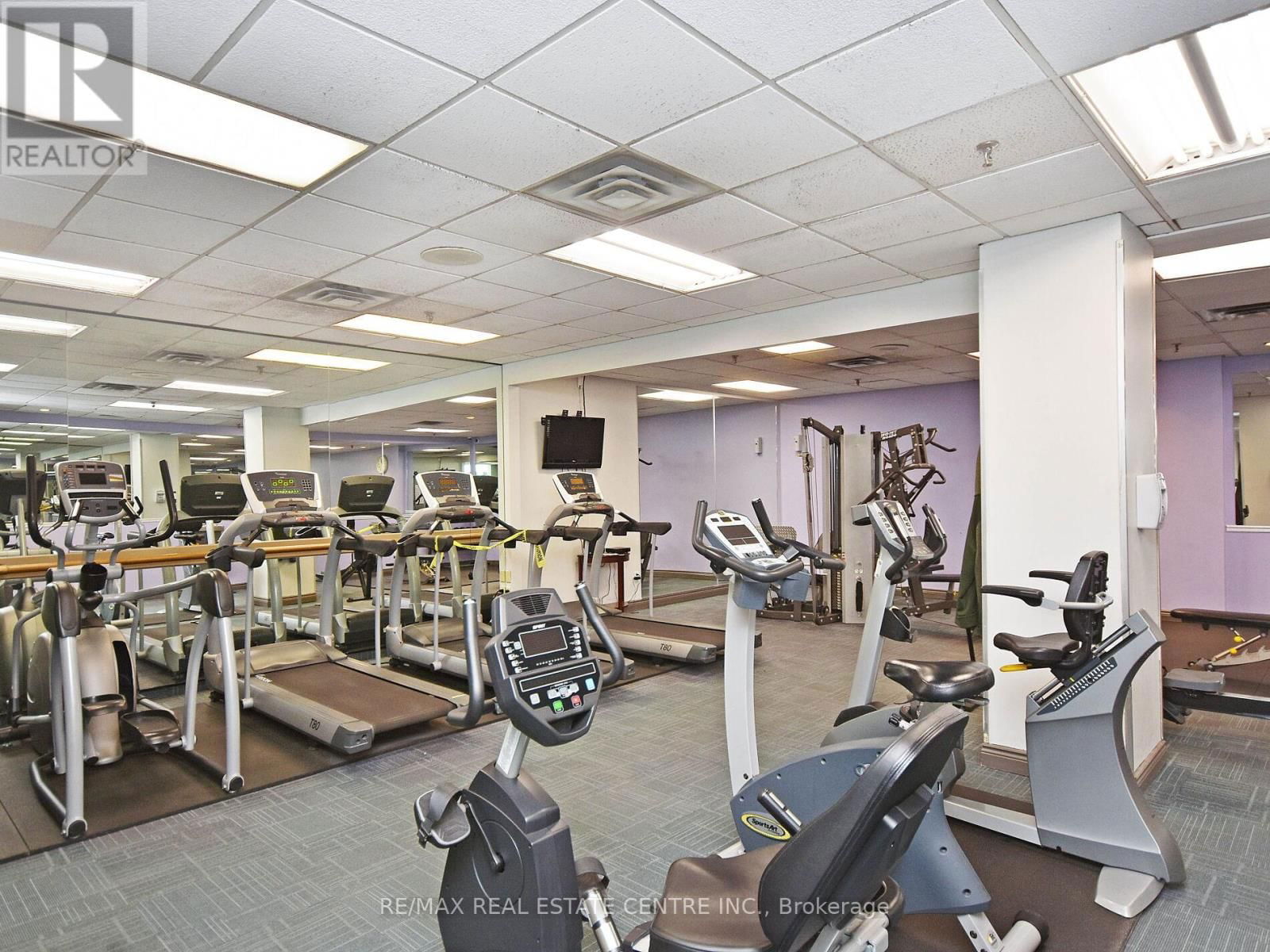 606 - 285 ENFIELD PLACE Image 38