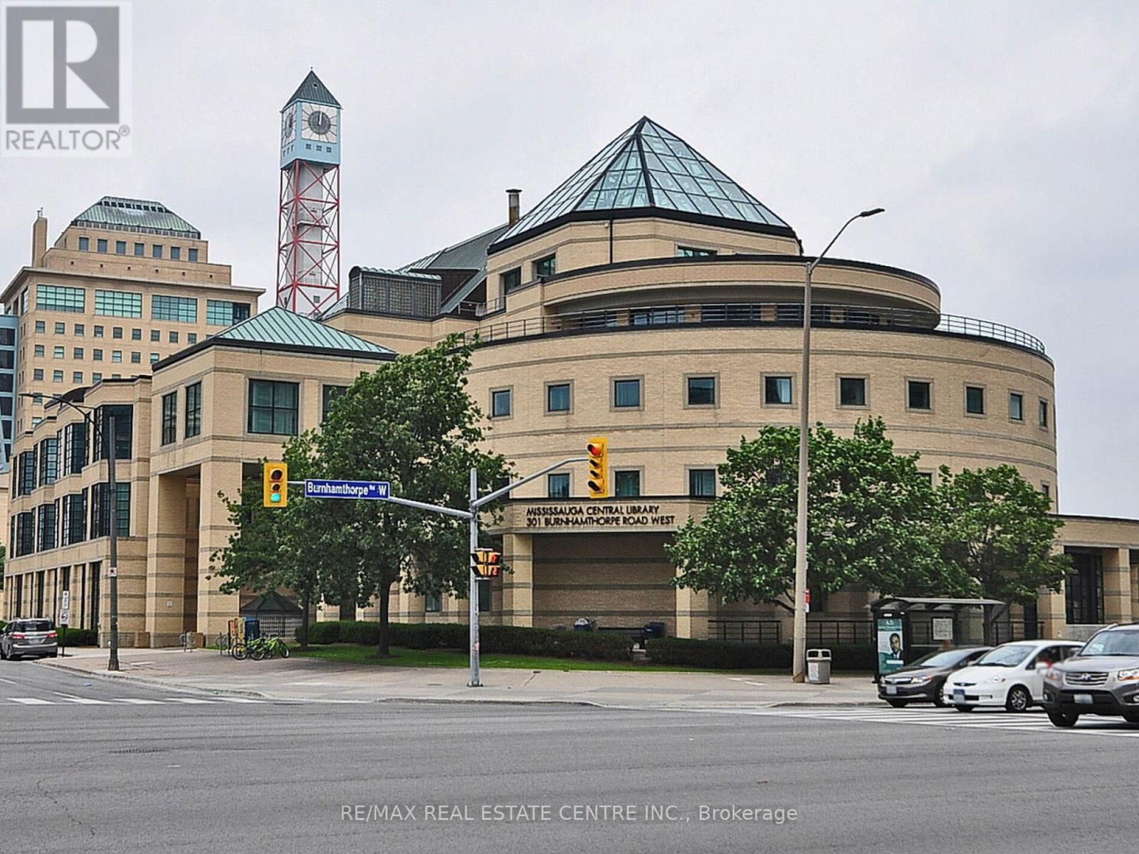 606 - 285 ENFIELD PLACE Image 47