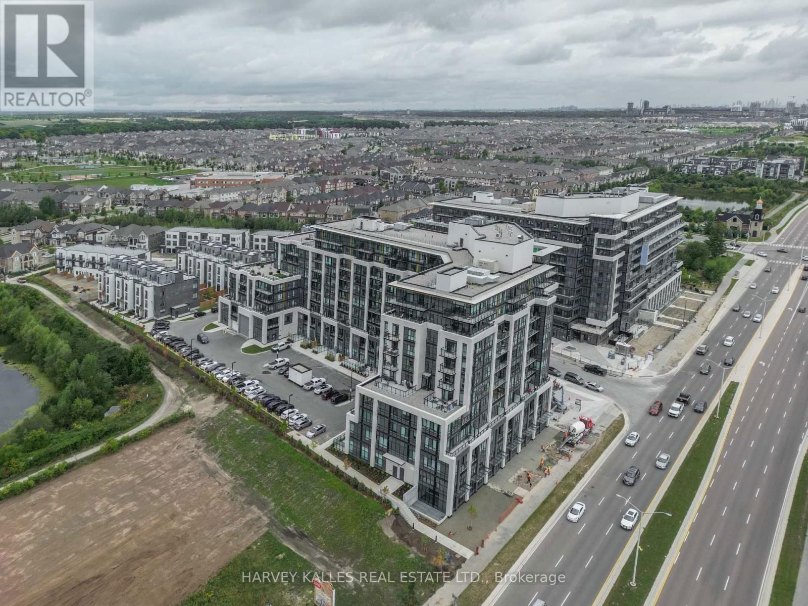 110 - 405 DUNDAS STREET WEST Image 43